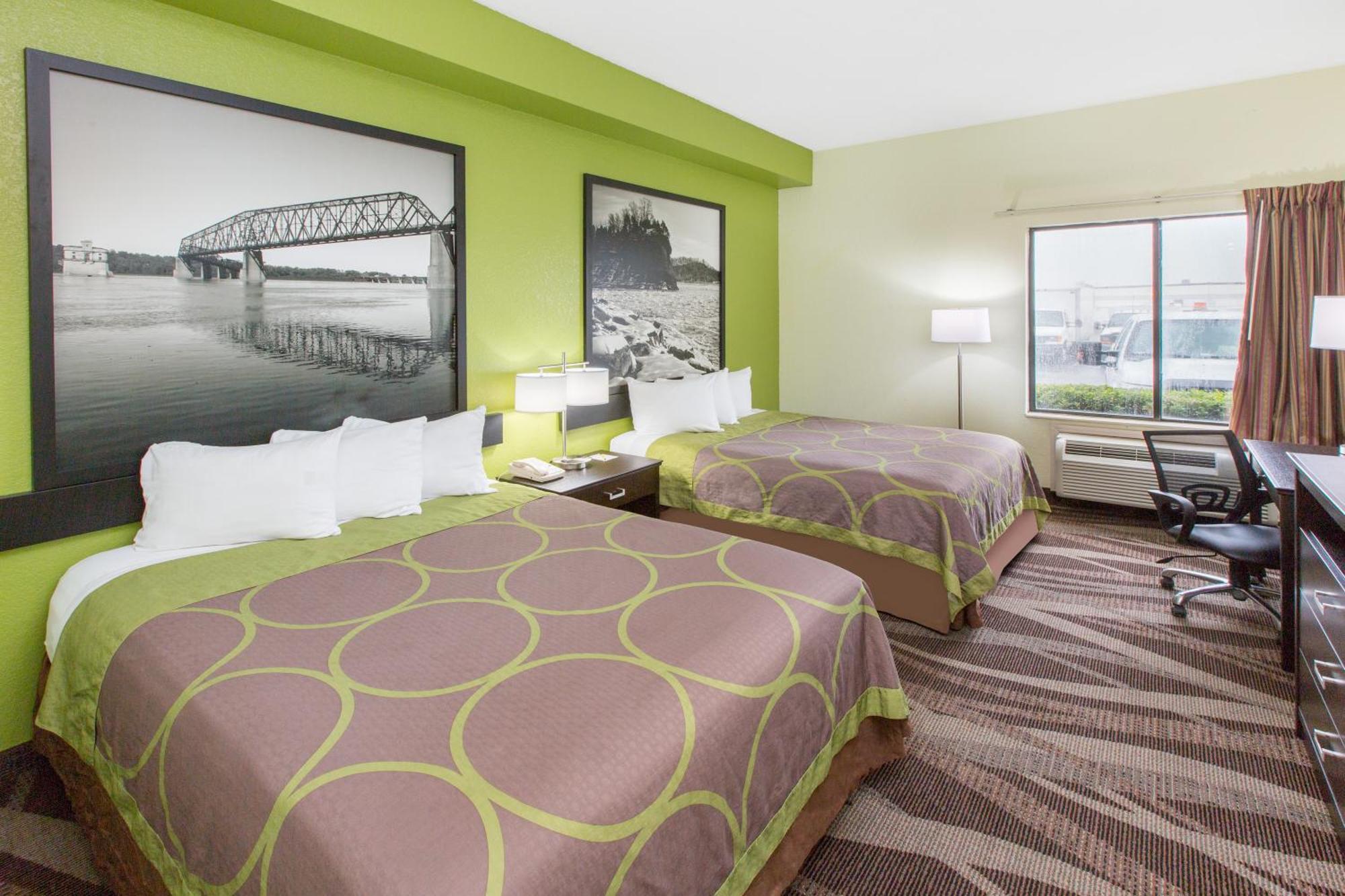 One-Bedroom Suite with Two Queen Beds - Non-Smoking