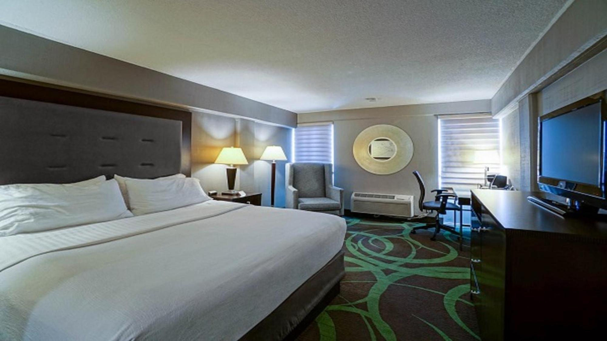 King Room with Jetted Tub