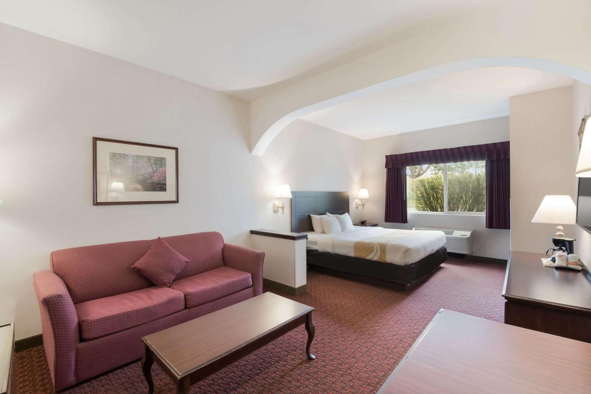King Suite with Whirlpool