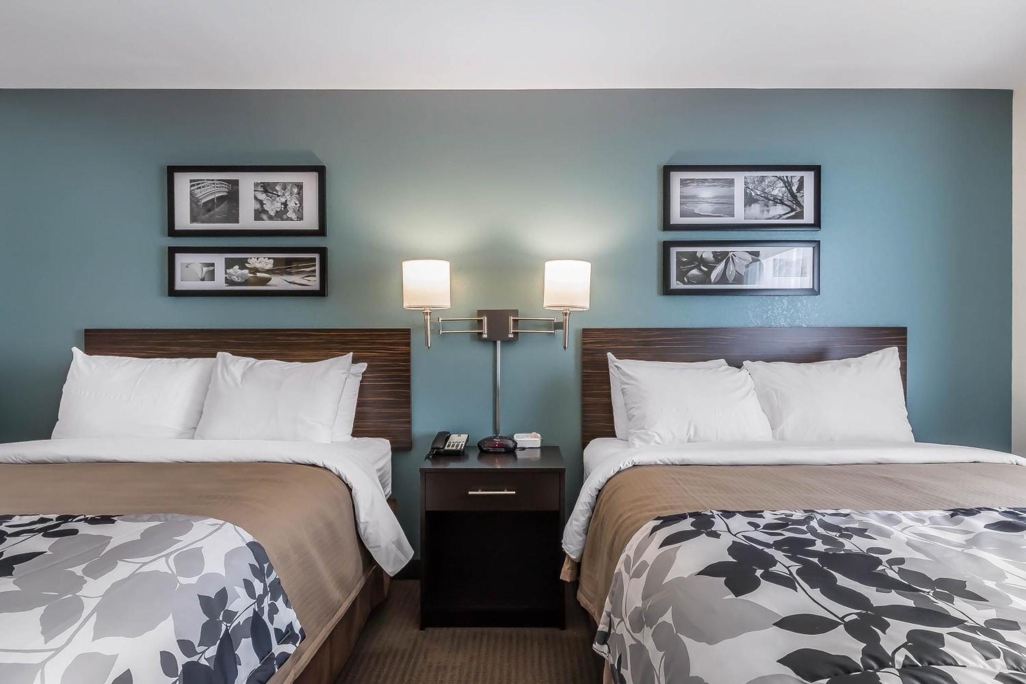 Queen Room with Two Queen Beds - Accessible/Non-Smoking