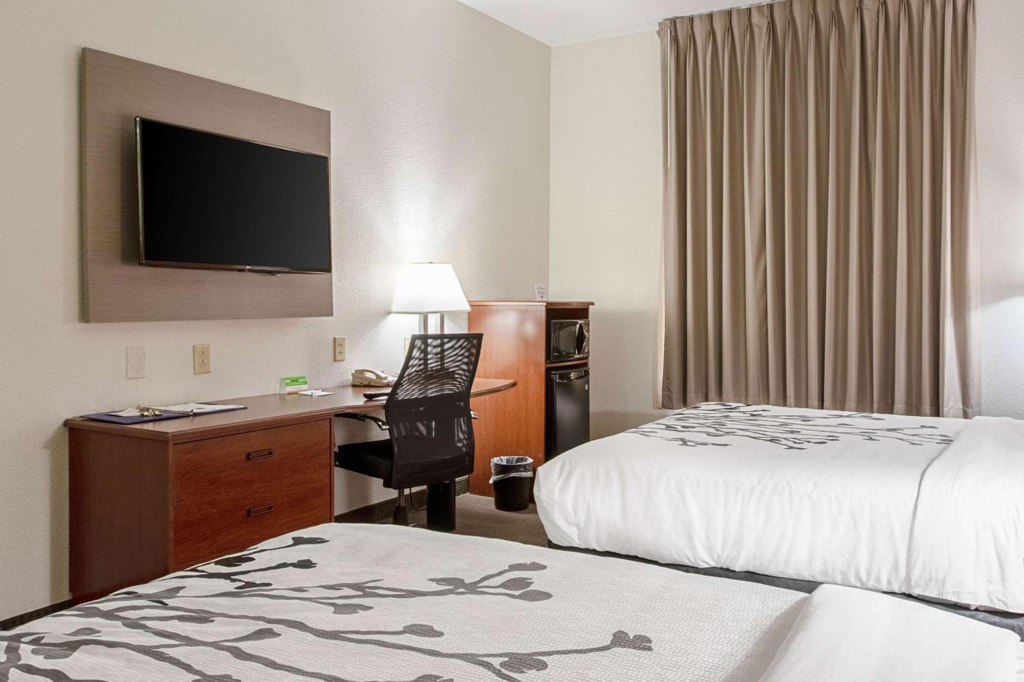 Queen Room with Two Queen Beds - Non-Smoking