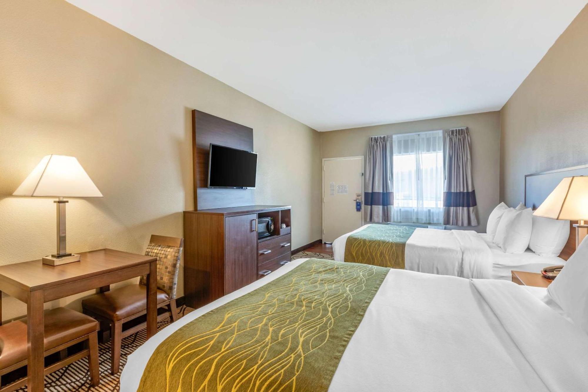 Standard Room, 2 Queen Beds, Non Smoking,1309901017:JPEG