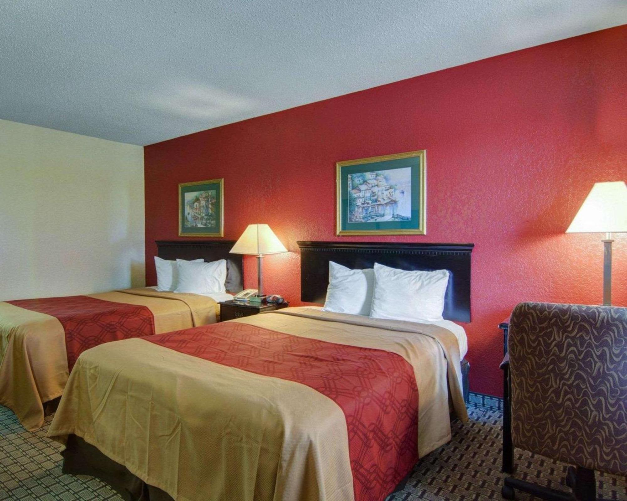 Queen Room with Two Queen Beds - Smoking