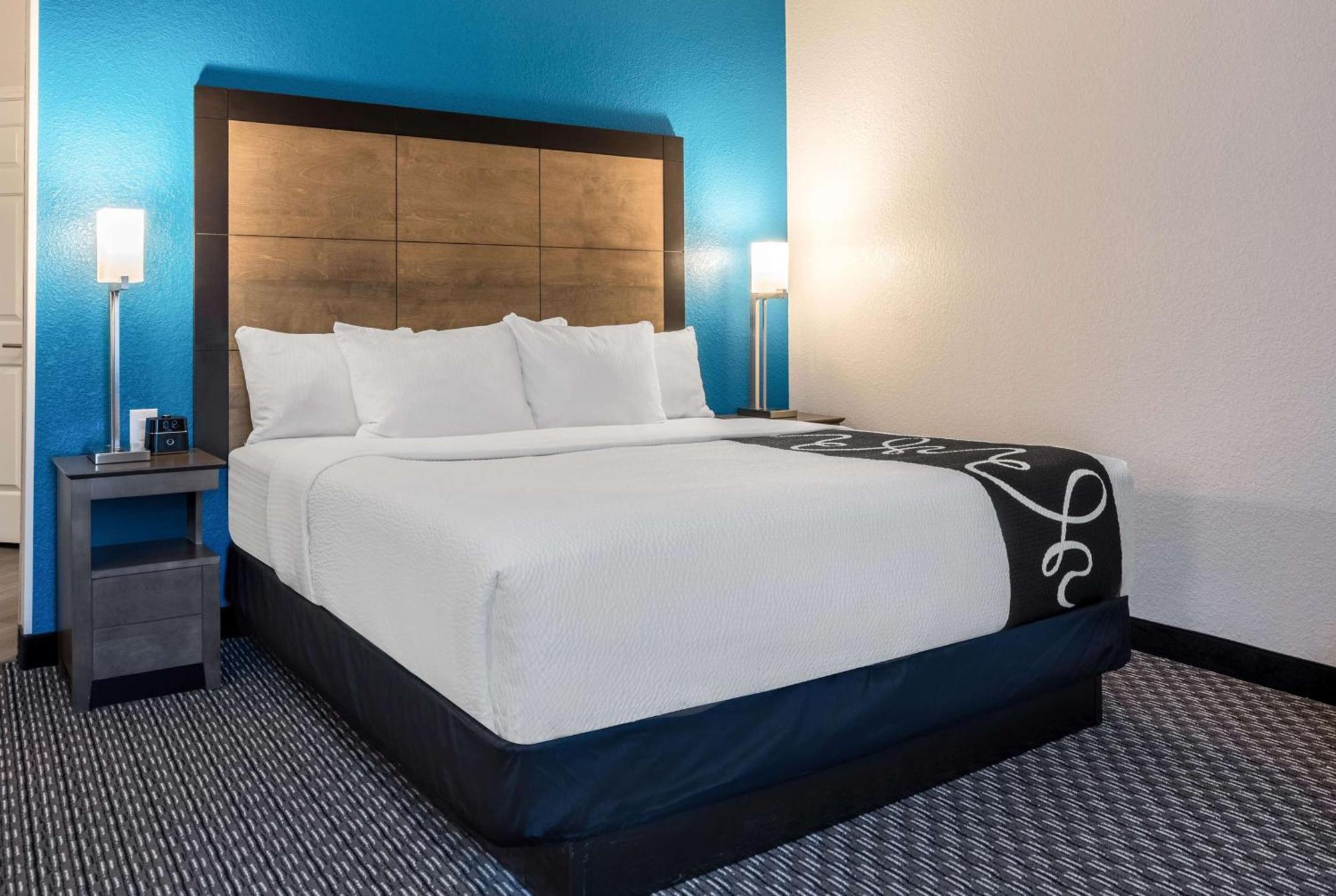 King Room with Sofa Bed,1281877222:JPEG