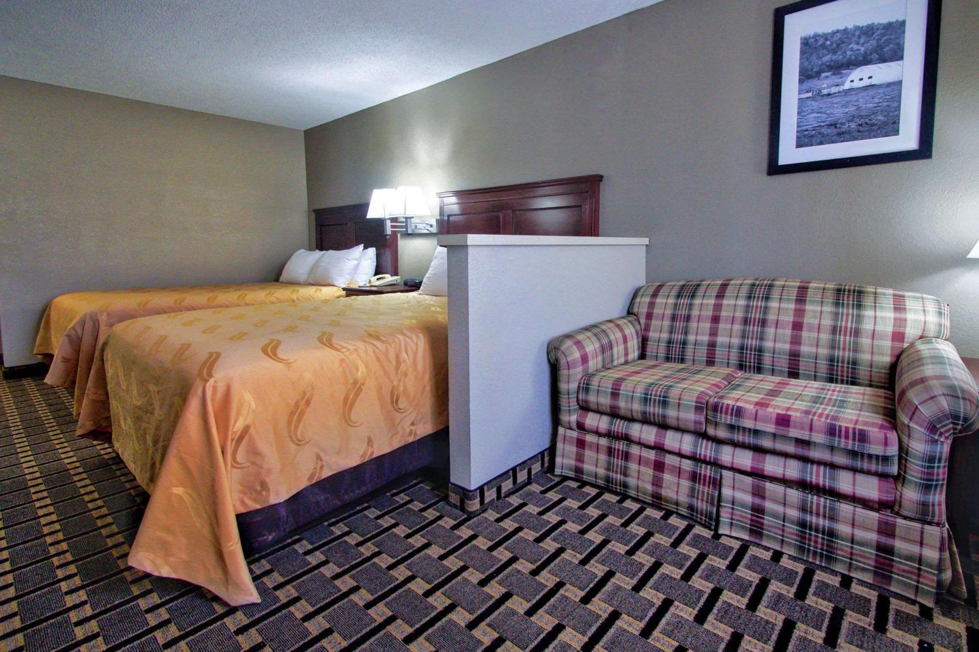 Queen Suite with Two Queen Beds - Non-Smoking