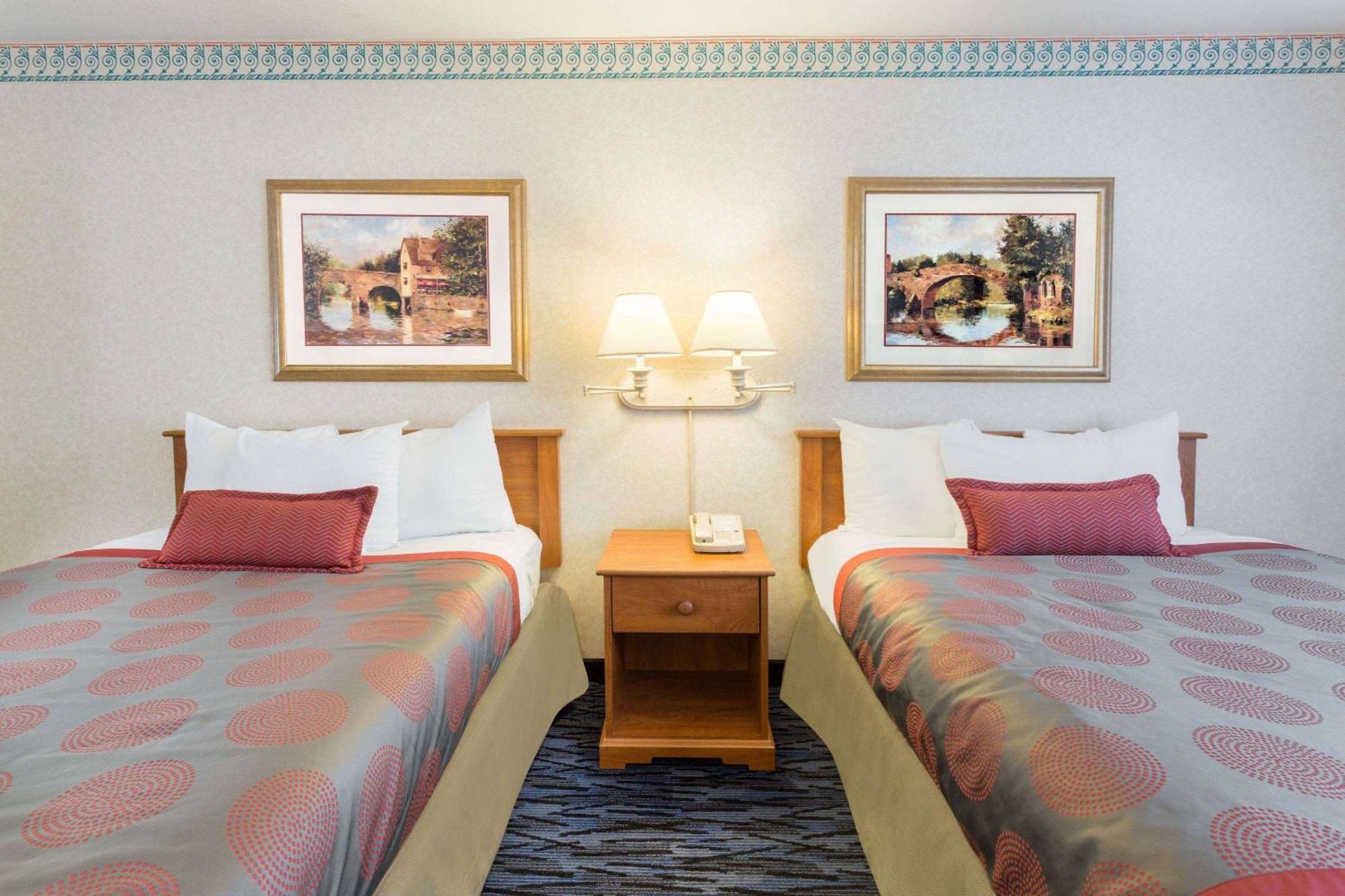 Double Room with Two Double Beds - Non-Smoking