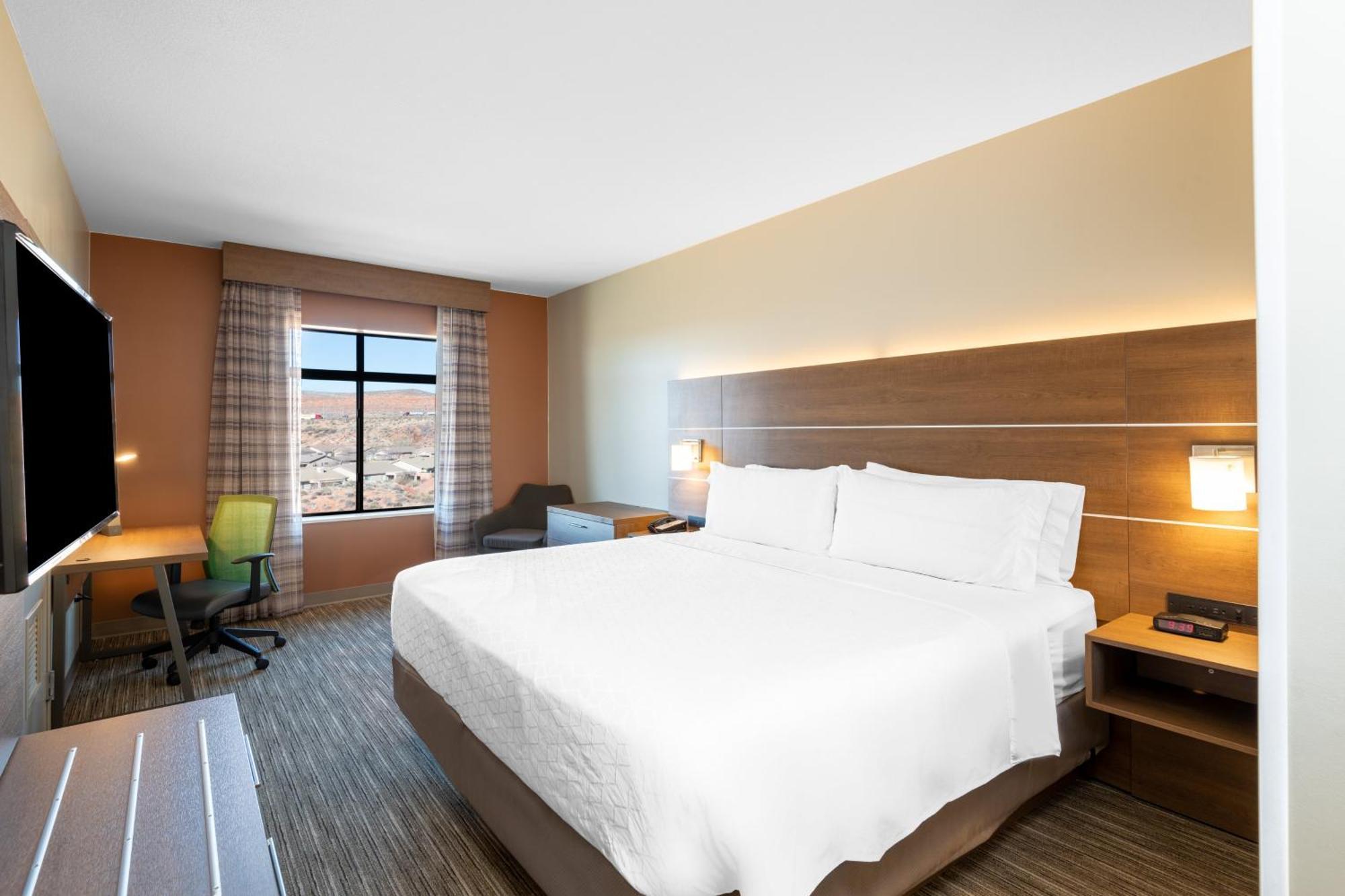 One-Bedroom Suite with Jetted Tub