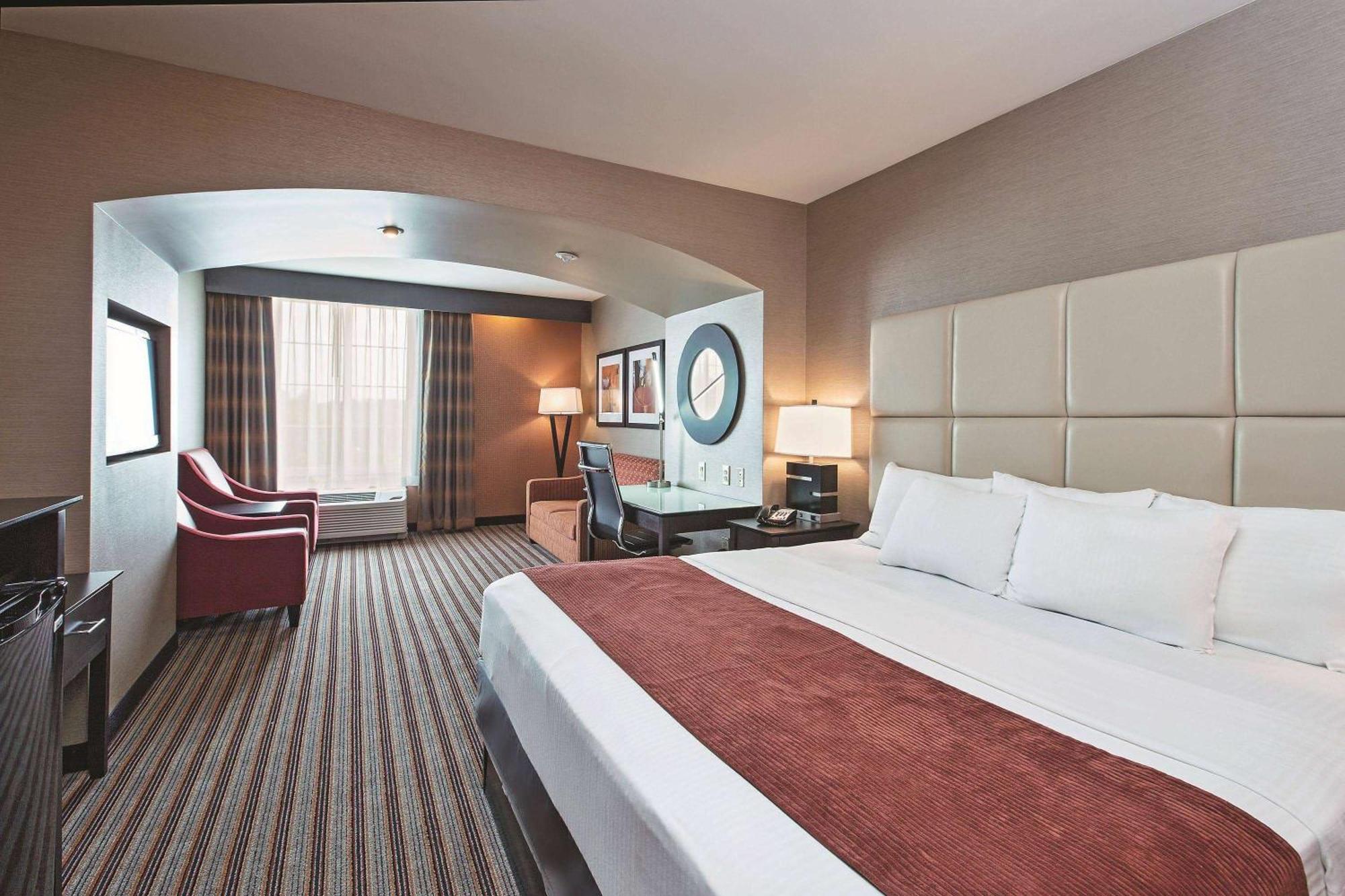 Executive King Room - Non-Smoking