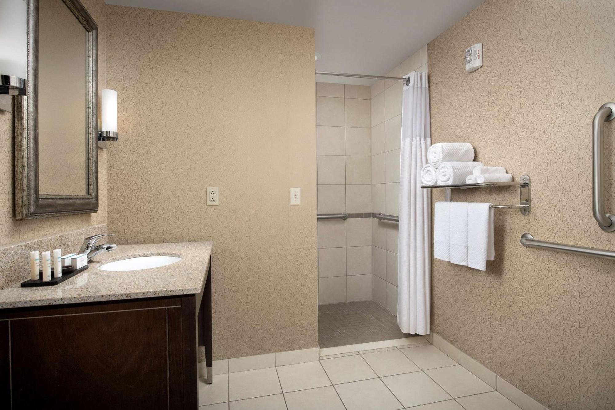 King Suite with Roll-In Shower - Mobility/Hearing Accessible - Non-Smoking