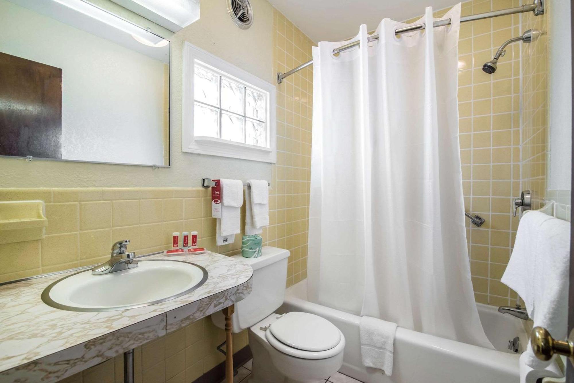 Double Room with Two Double Beds - Non-Smoking