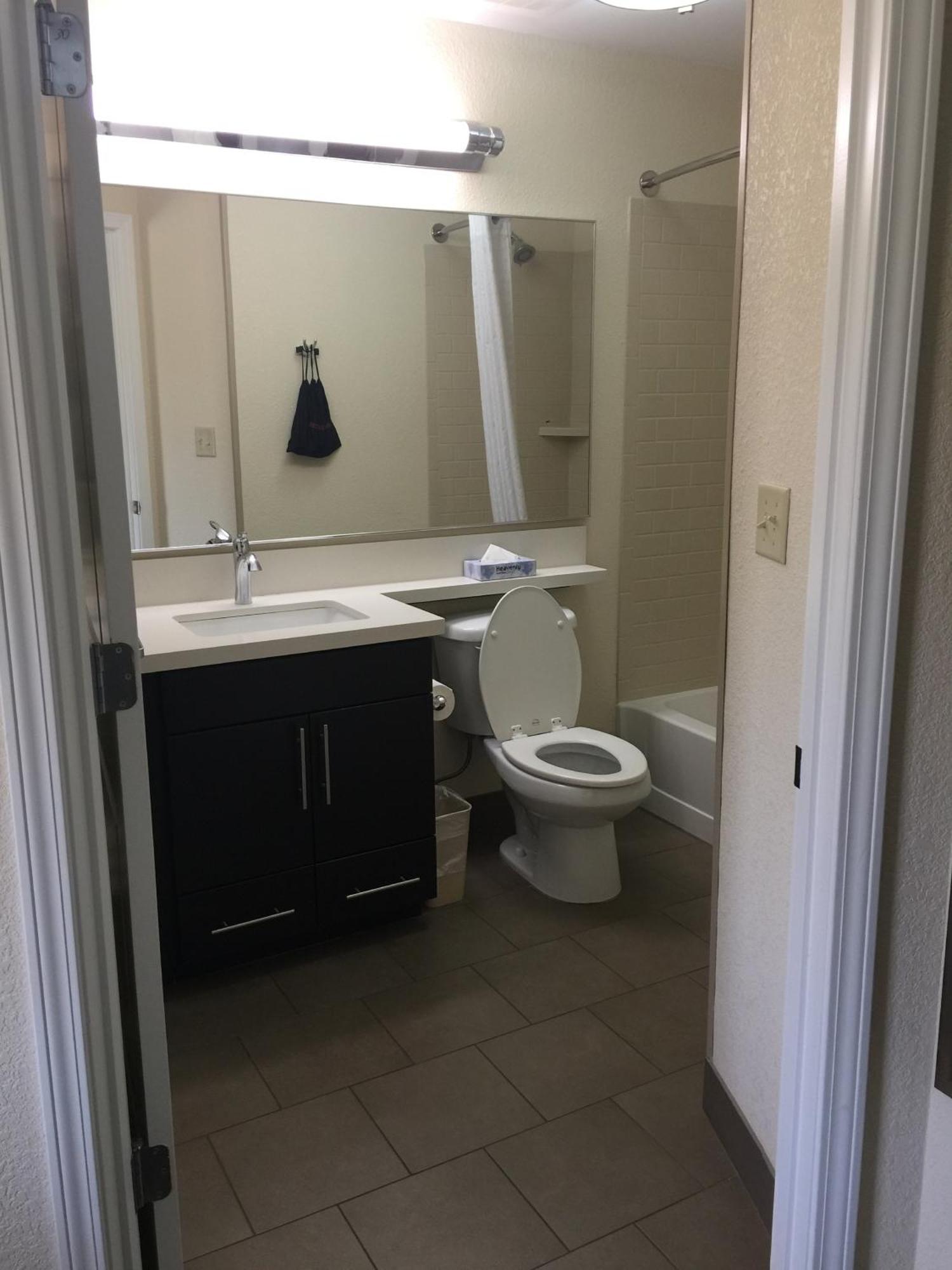 Studio Queen Suite