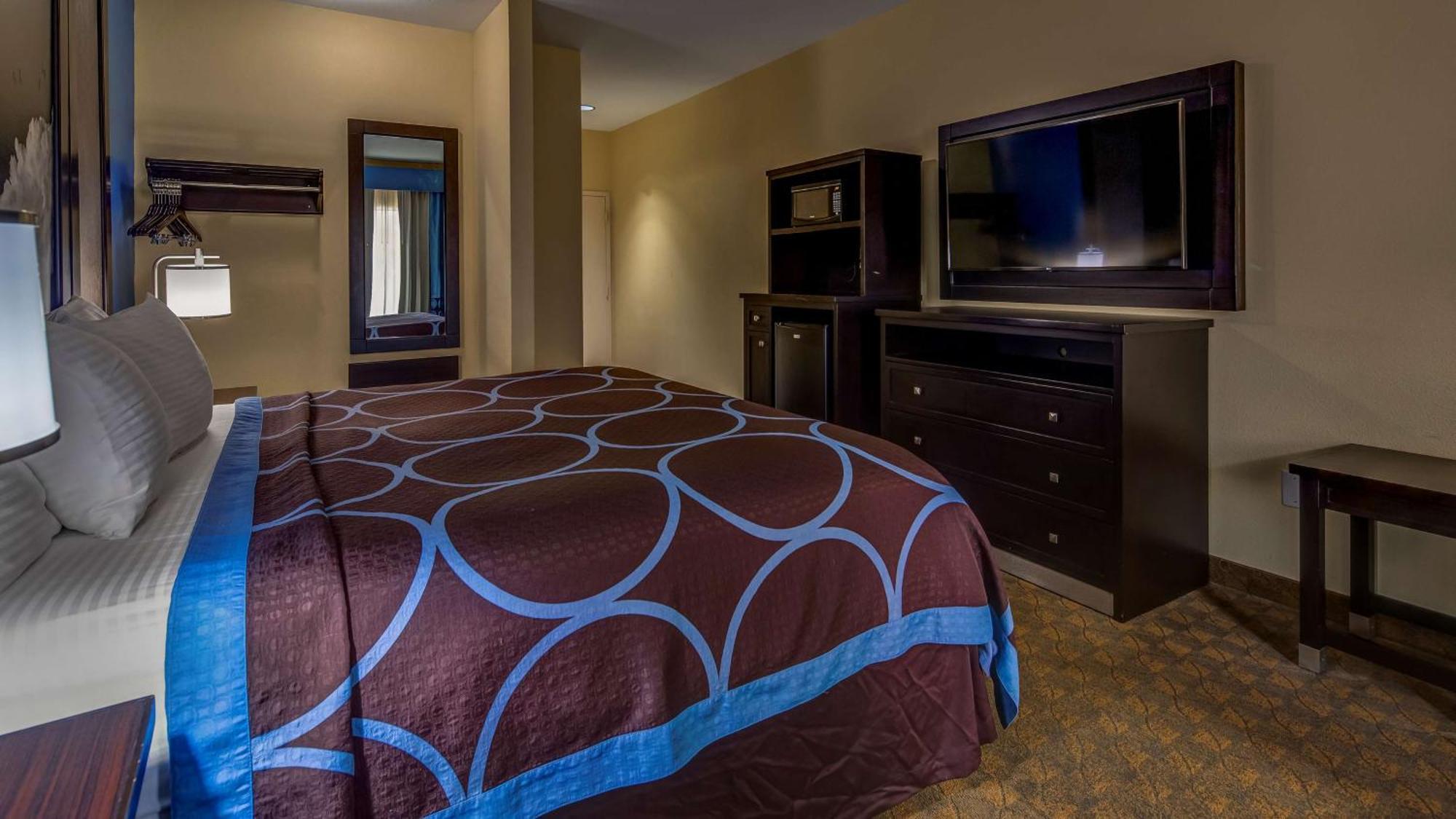 King Room with Walk-in Shower - Disability Access