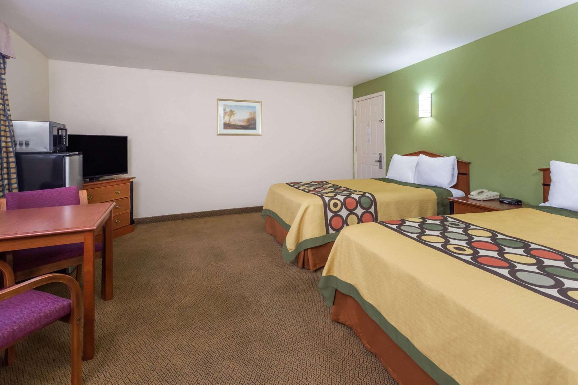 Deluxe Double Suite - Non-Smoking