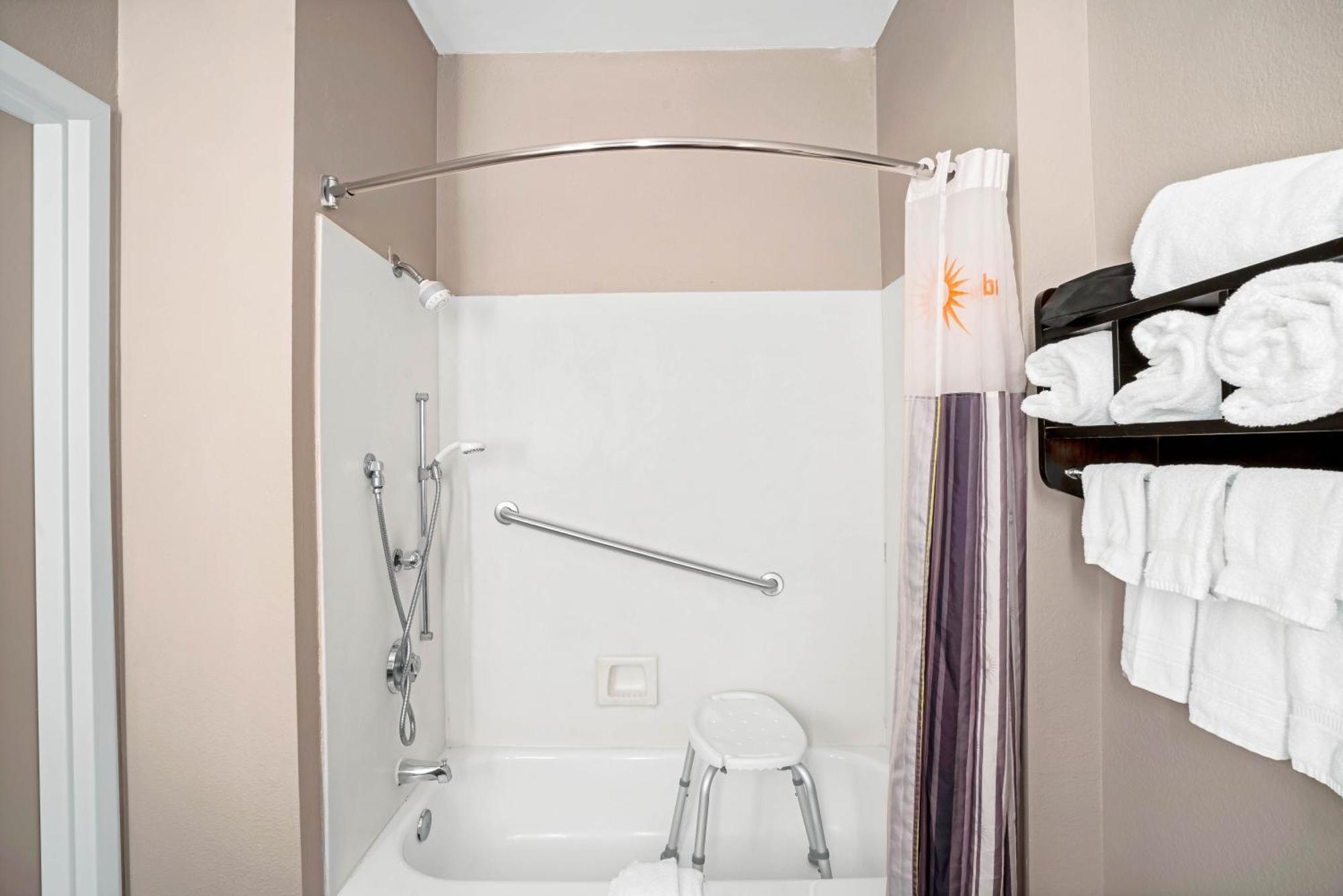 Queen Room with Two Queen Beds - Disability Access,1283160826:JPEG