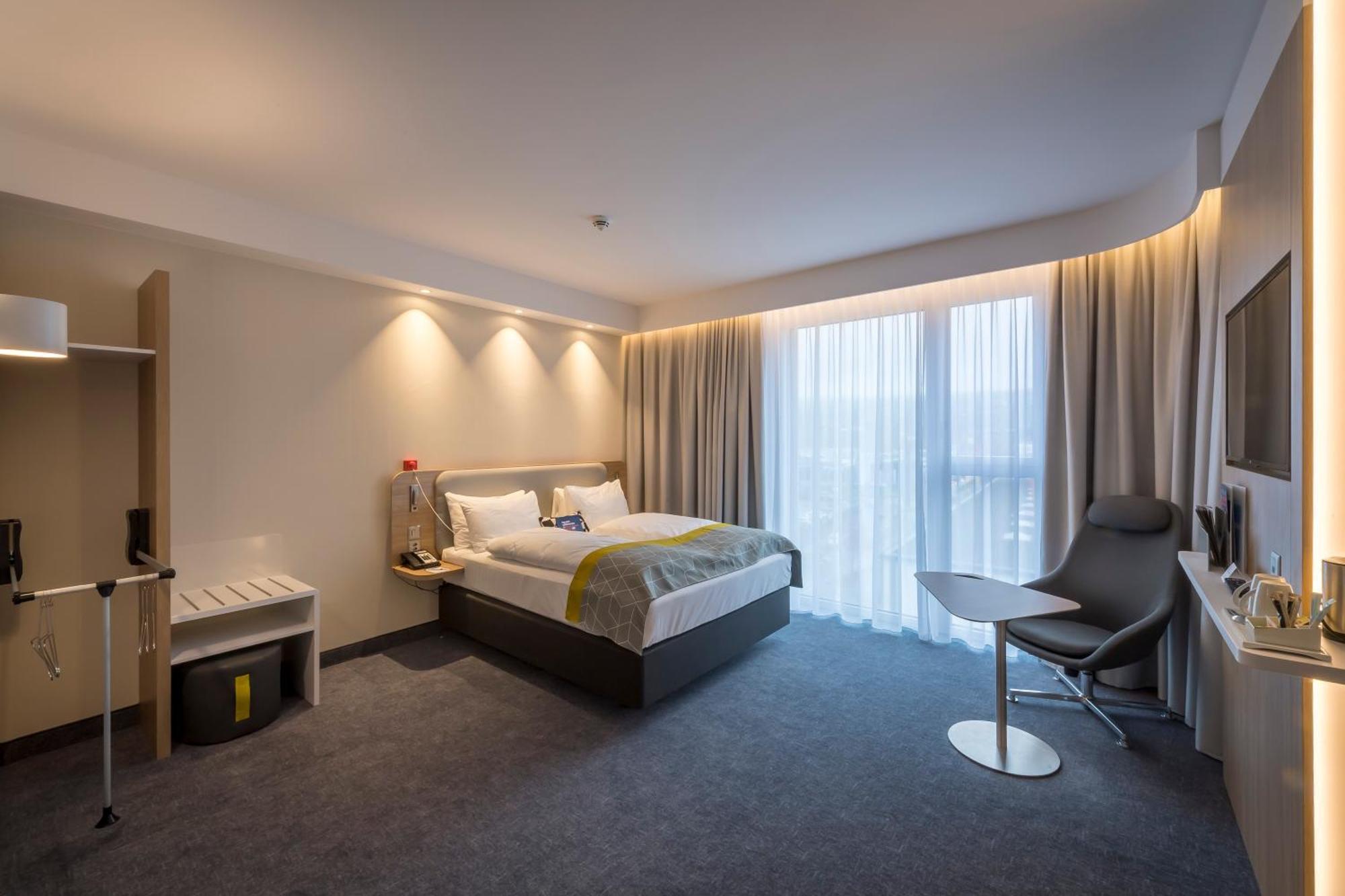 Standard Queen Room - Accessible with Free Breakfast,1284239131:JPEG