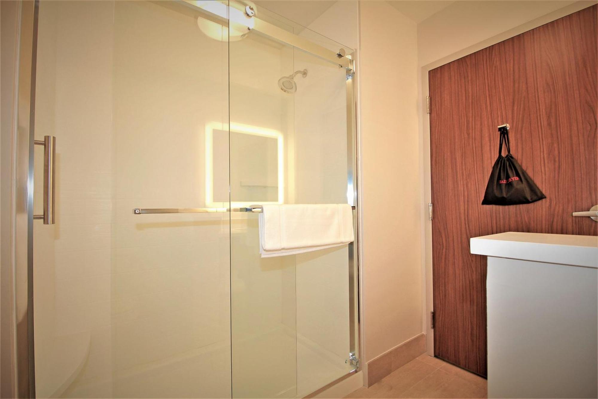 Standard Room with Two Queen Beds,1458039622:JPEG