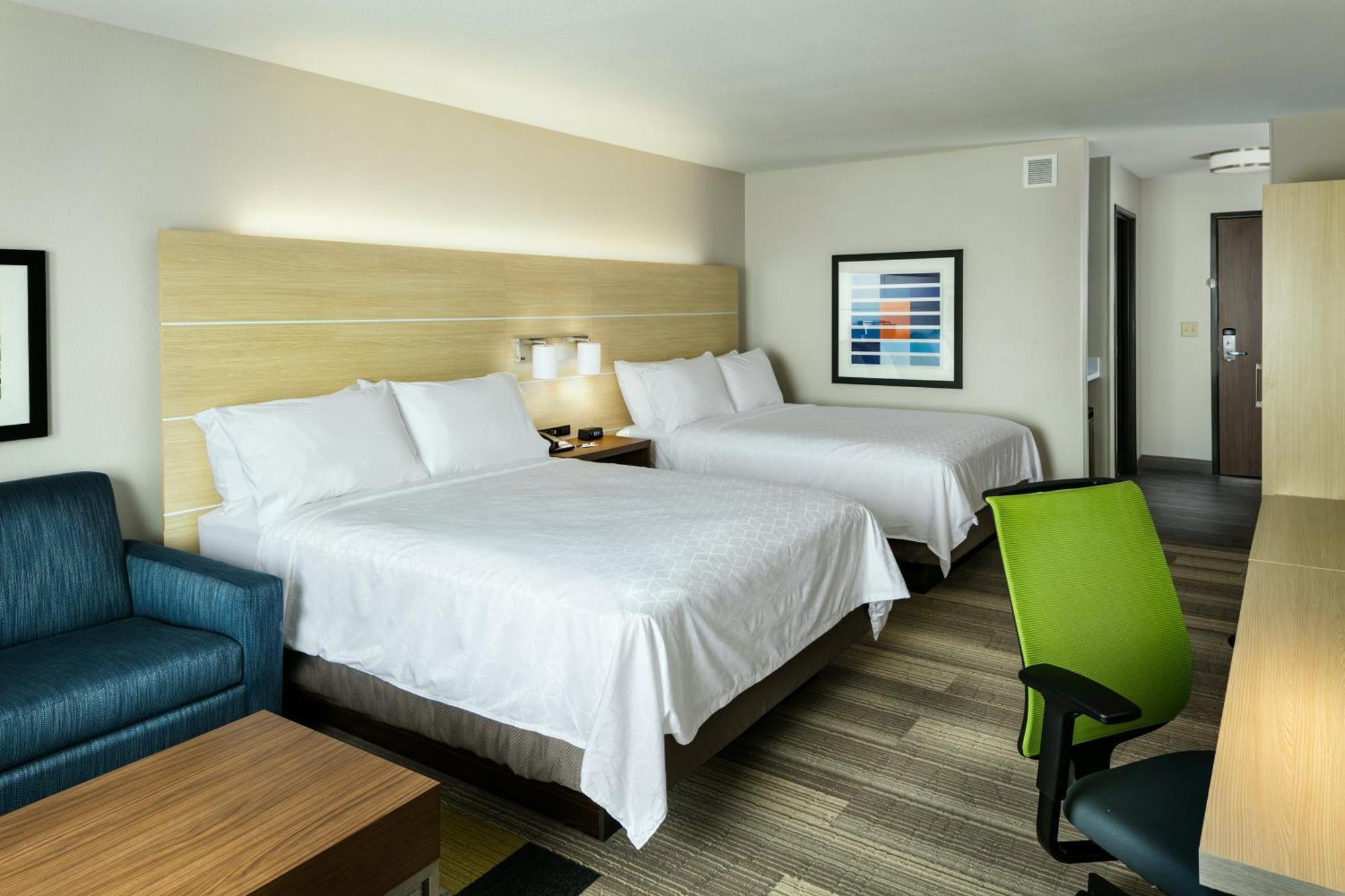 Queen Suite with Two Queen Beds