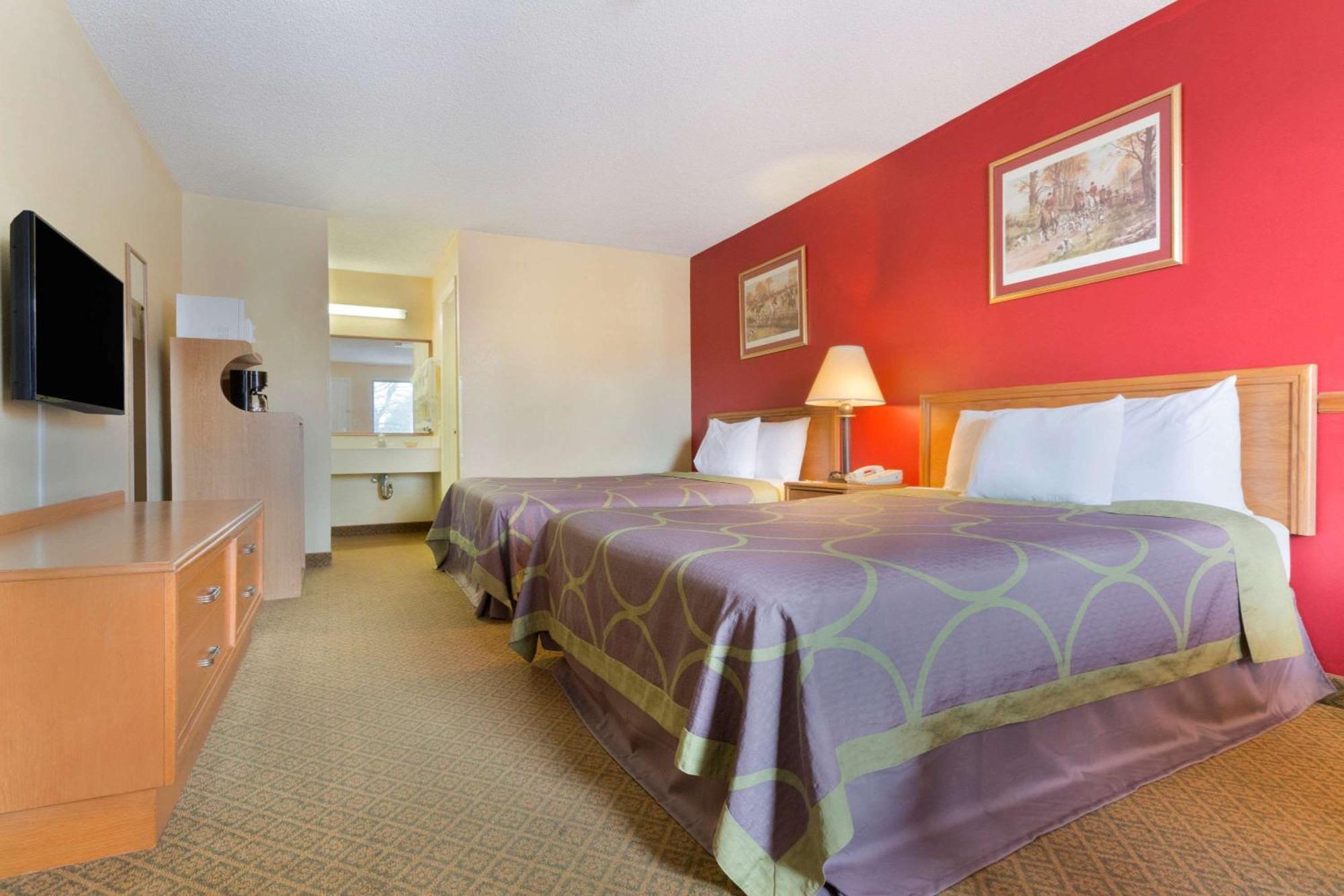 Queen Room with Two Queen Beds - Non-Smoking
