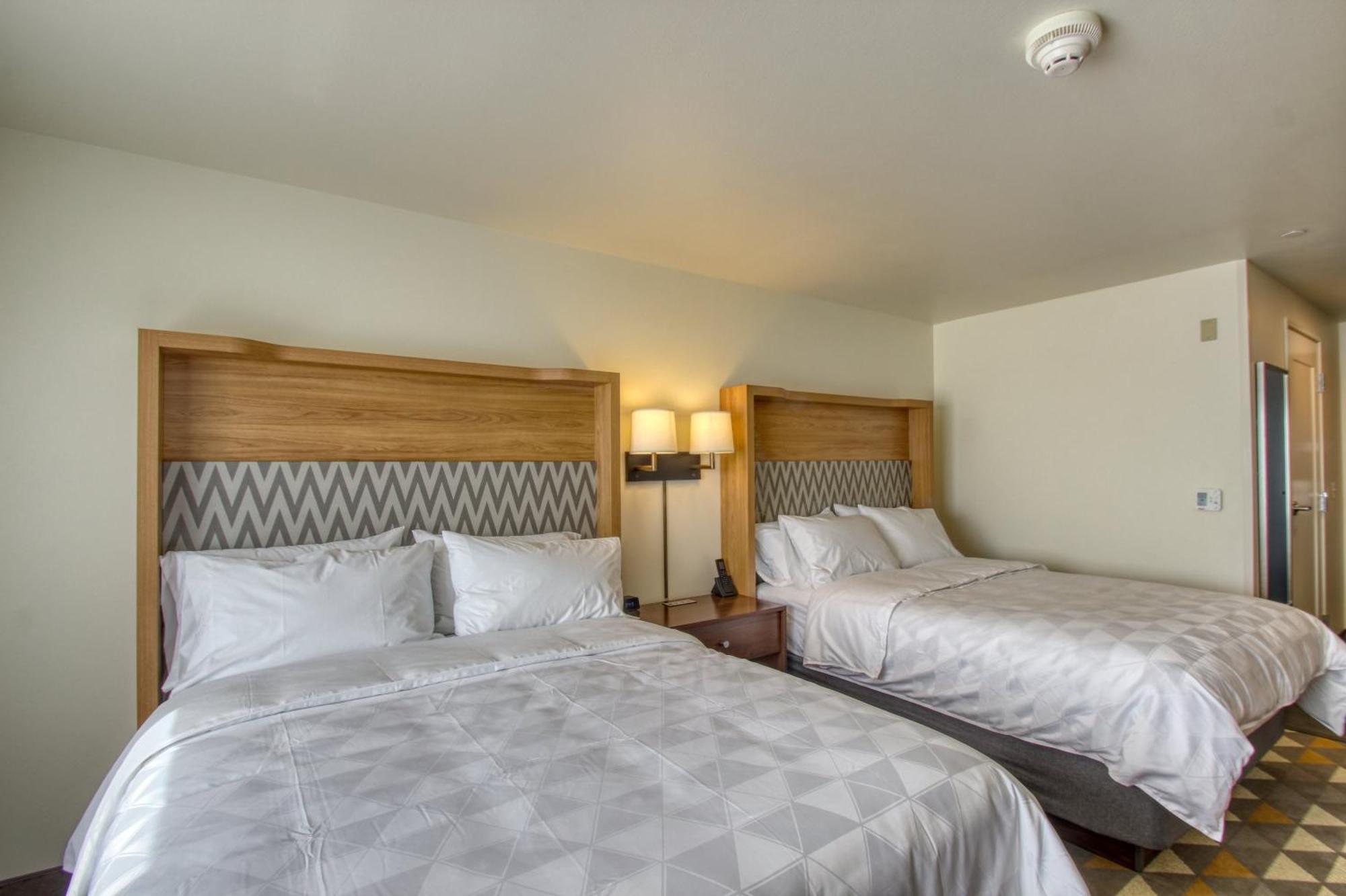 Standard Room with Two Queen Beds,1458723148:JPEG