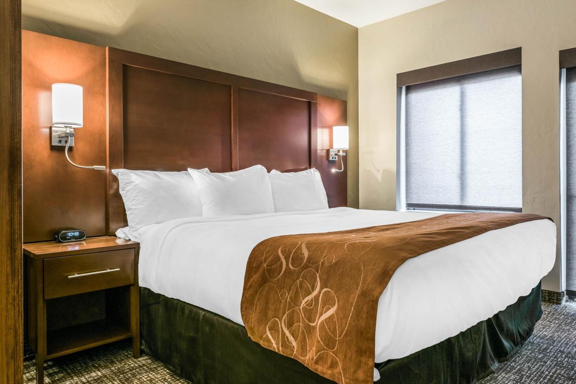 King Suite - Accessible/Non-Smoking,1284806128:JPEG