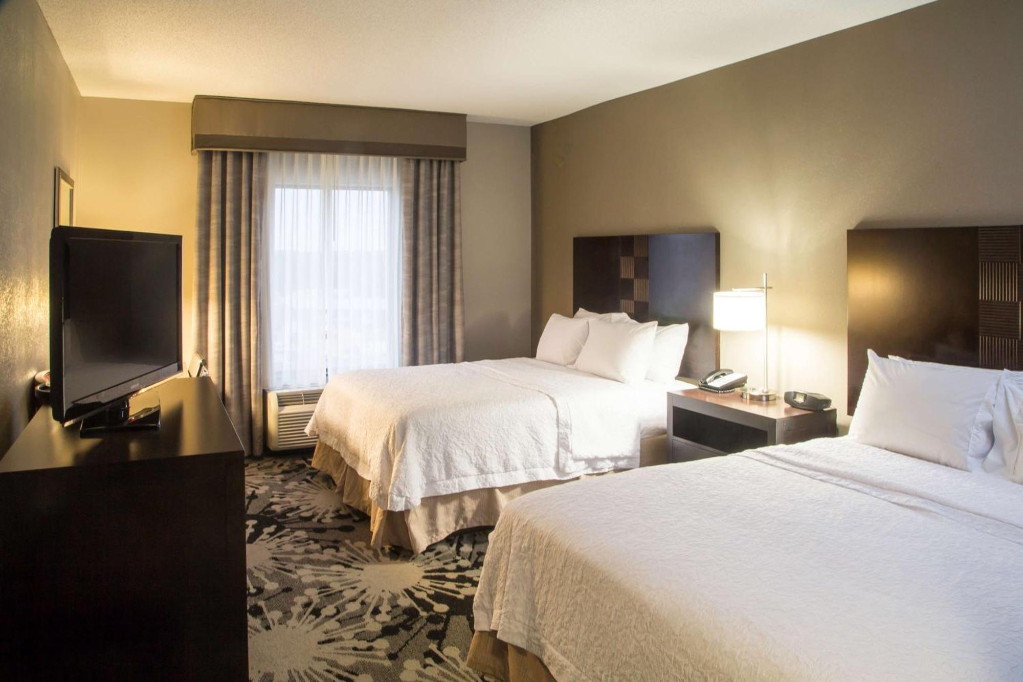 Room with Two Queen Beds - Non-Smoking