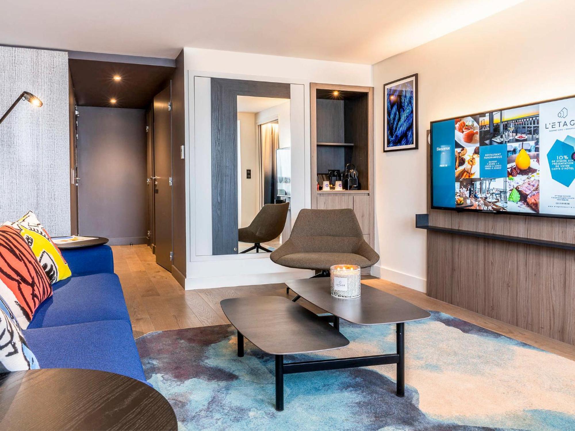 Executive King Suite with Sofa Bed and Sea View