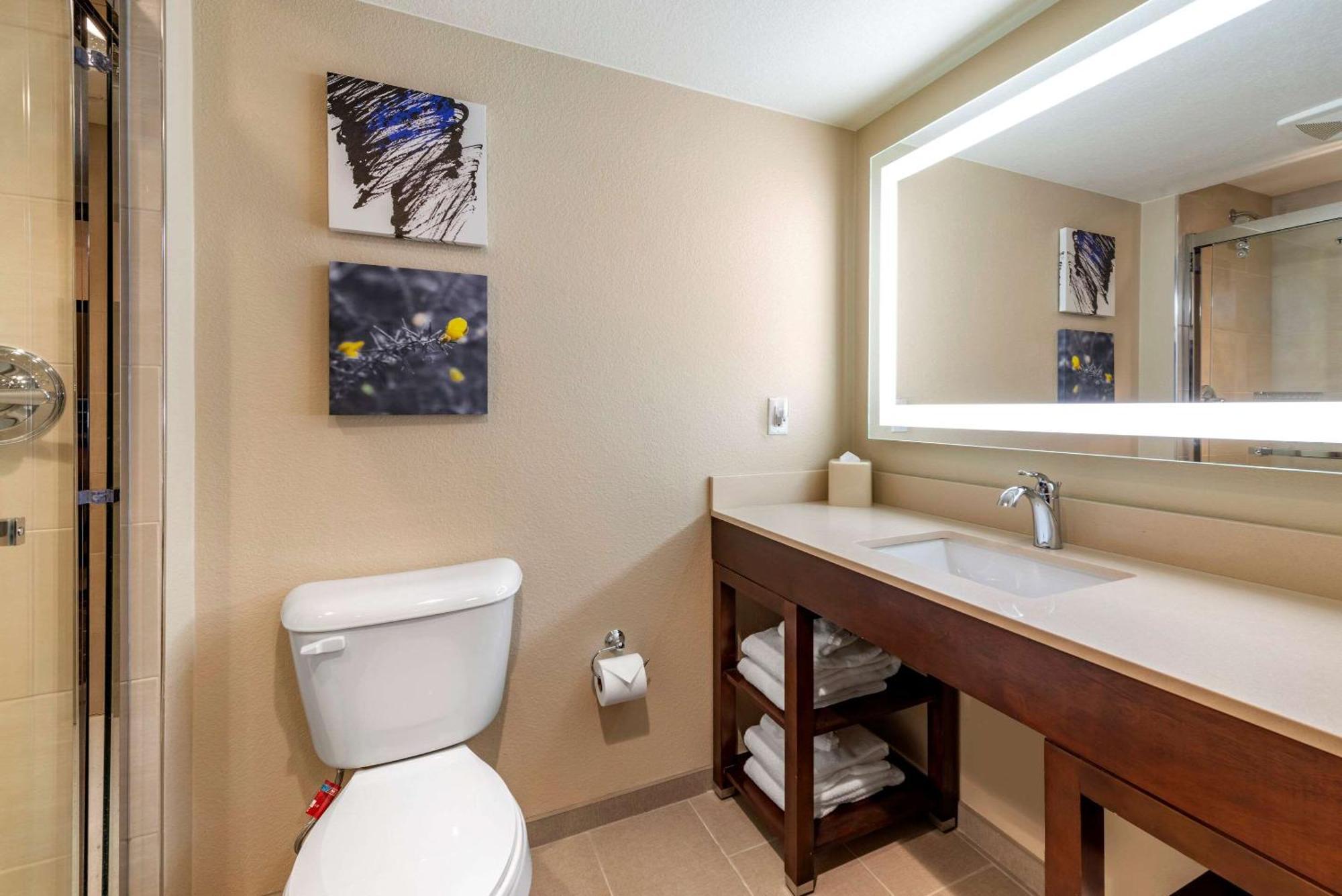 Queen Suite with Two Queen Beds - Non-Smoking
