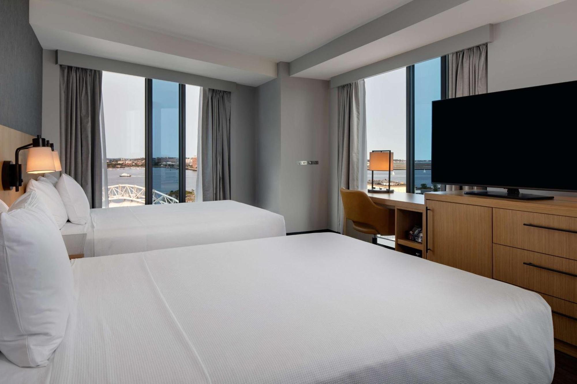 Queen Room with Two Queen Beds, View and Accessible Tub