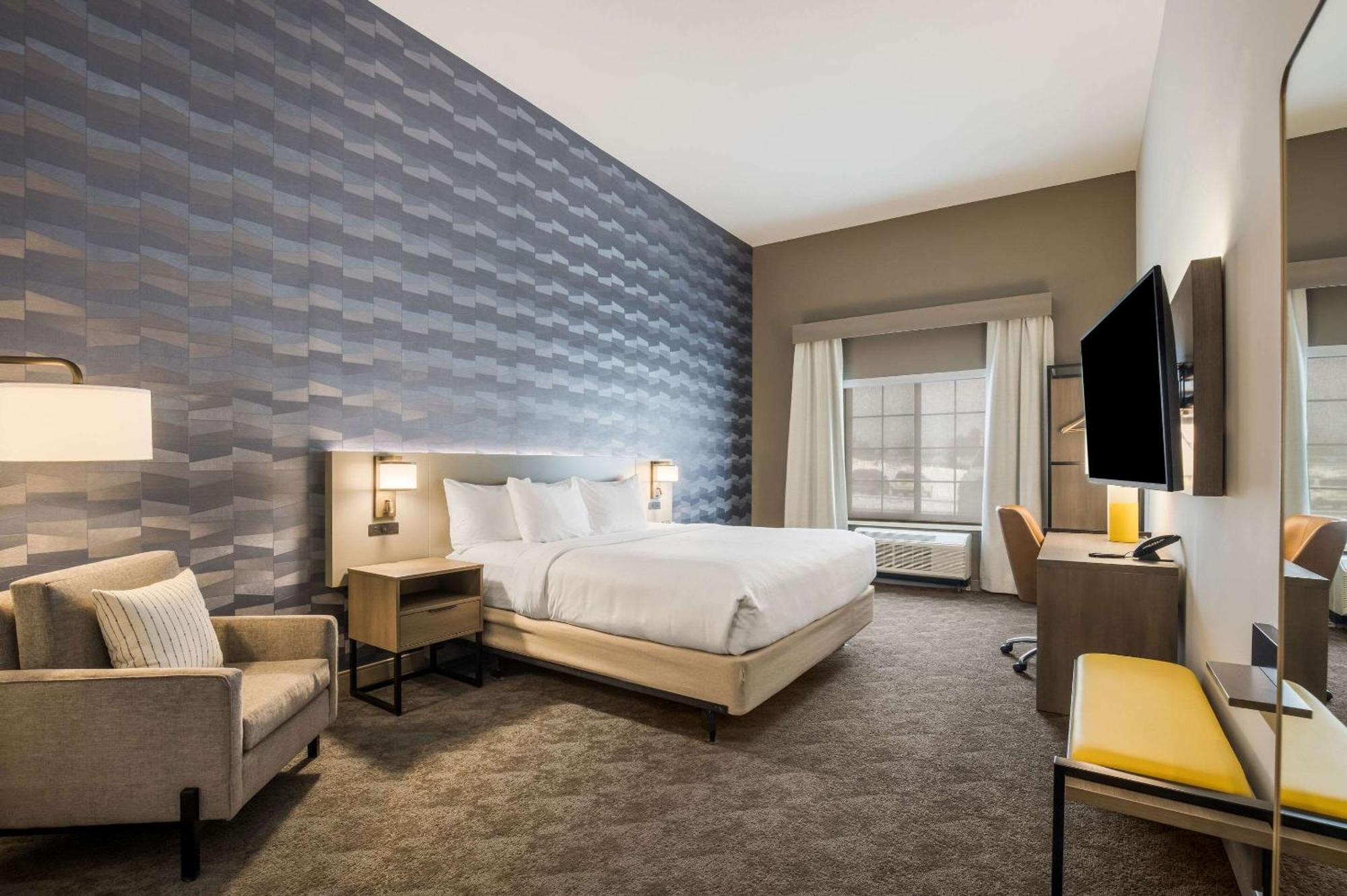 King Room - Accessible/Non Smoking/Pet Friendly,1286090287:JPEG