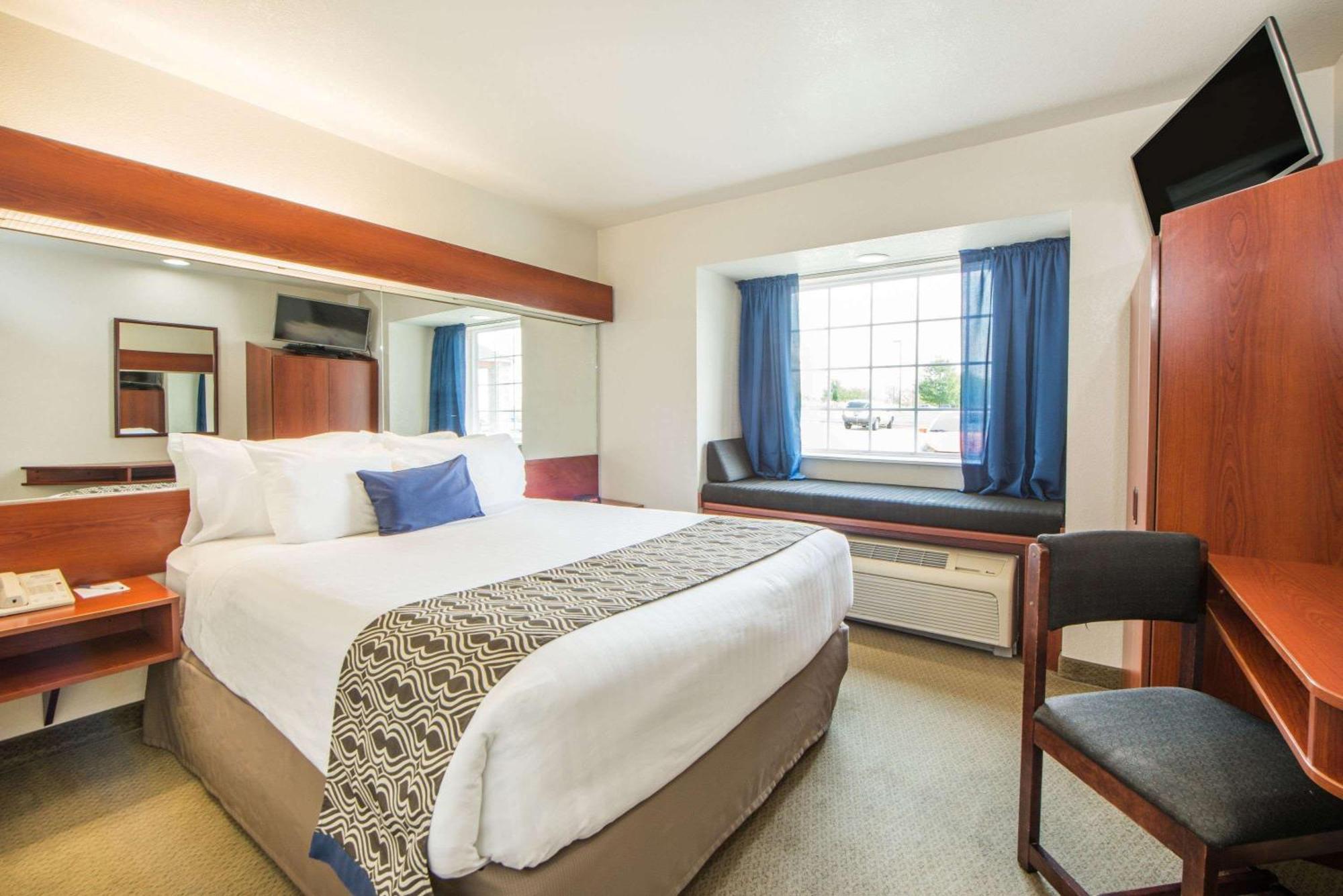 Queen Room - Non-Smoking,1604782581:JPEG