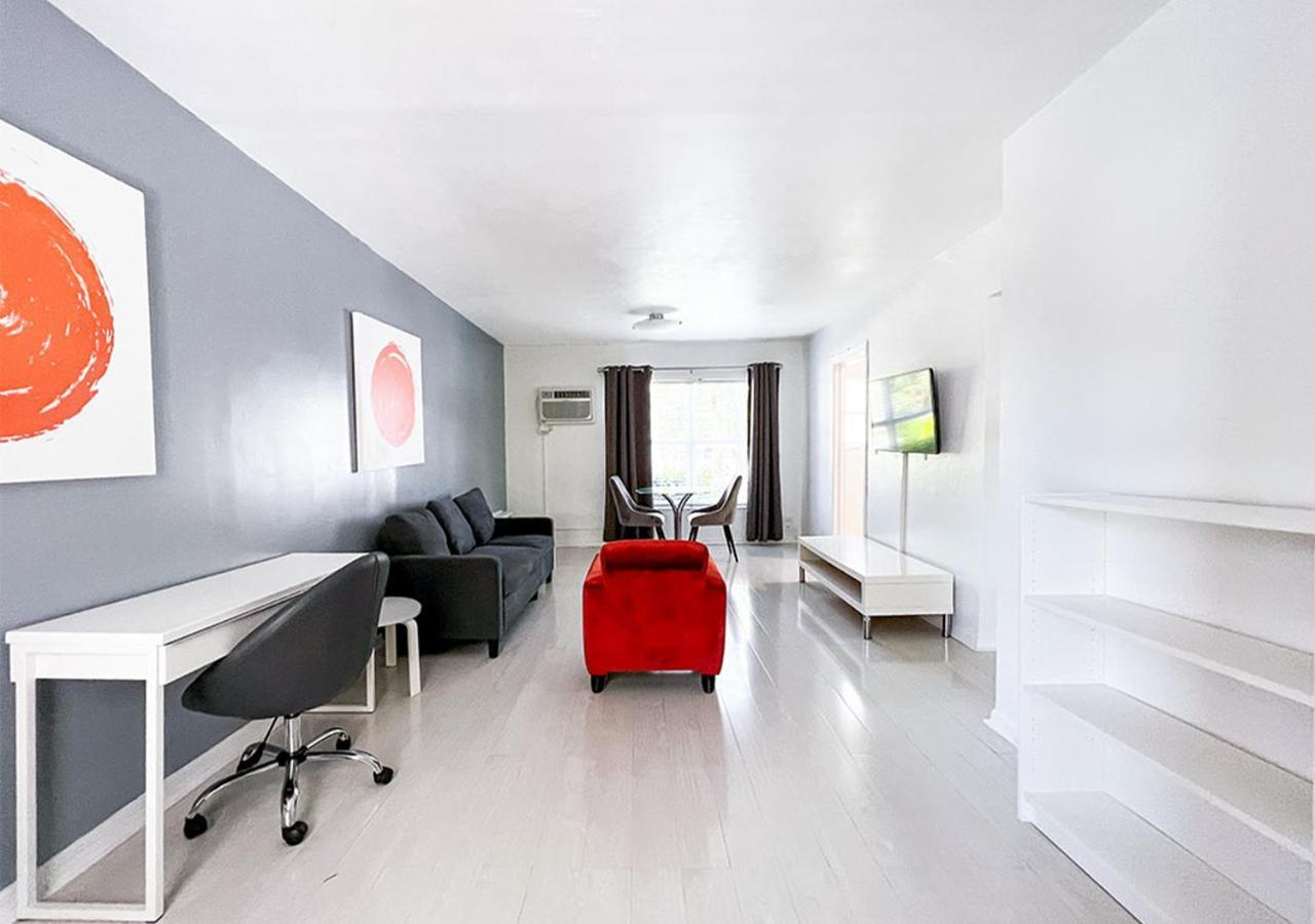 One-Bedroom Apartment with King Bed