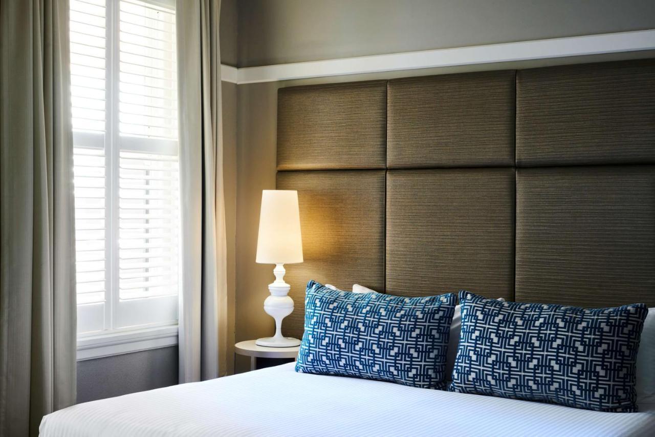 Heritage King Room