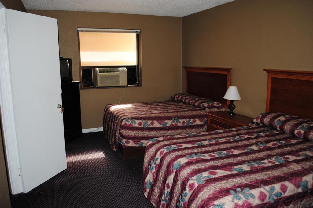Double Room with Two Double Beds - Smoking