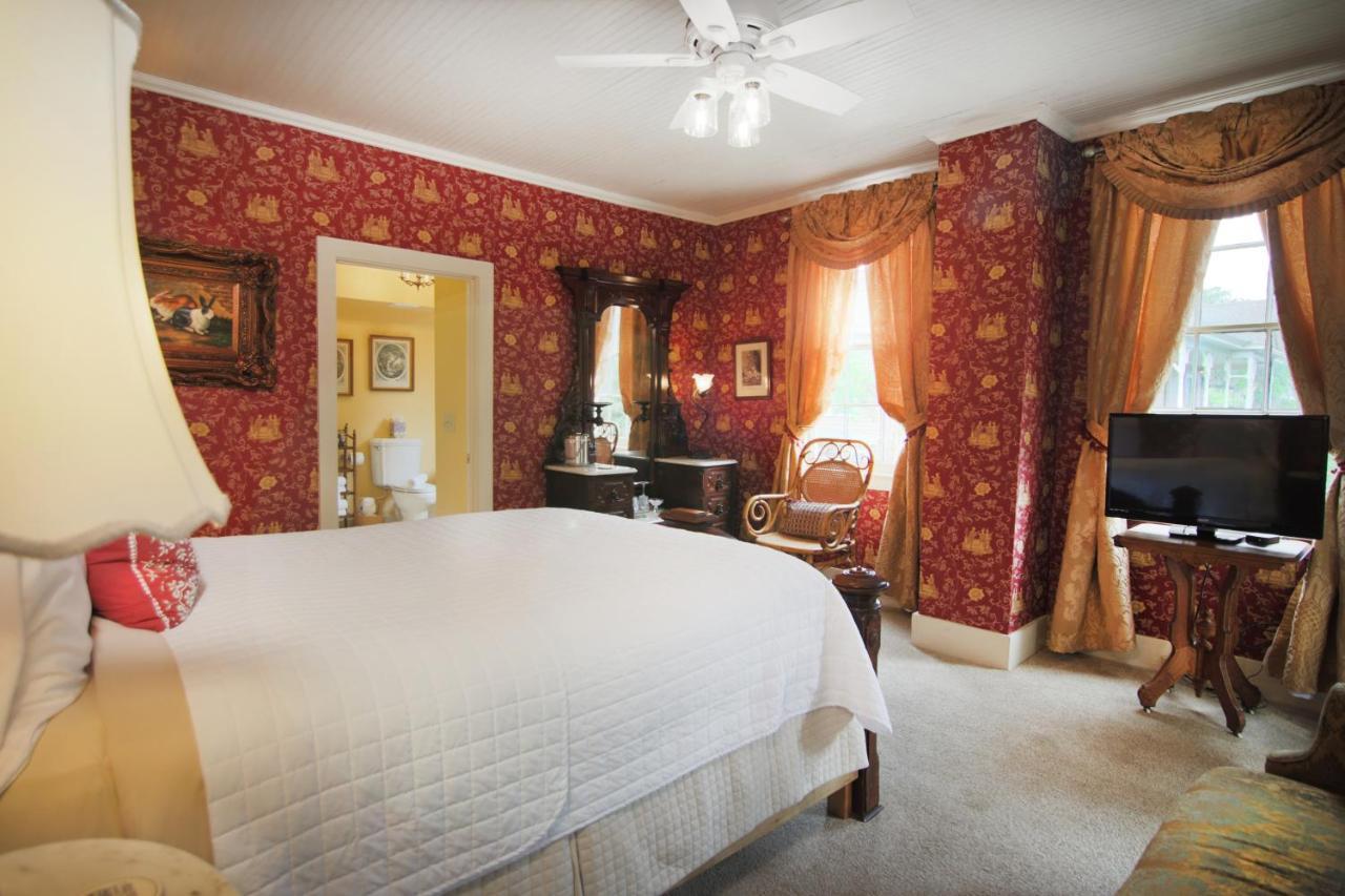Queen Suite