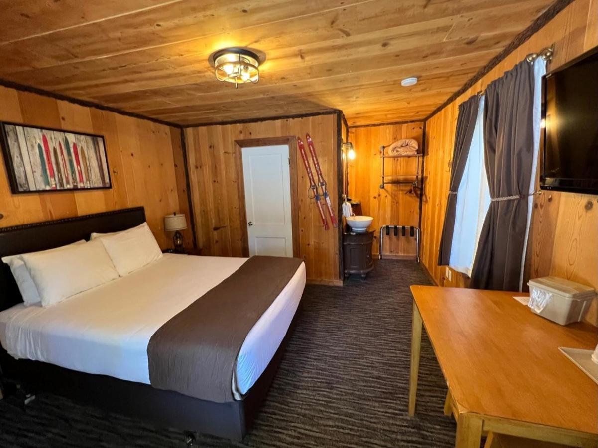 Queen Room,1333214744:JPEG
