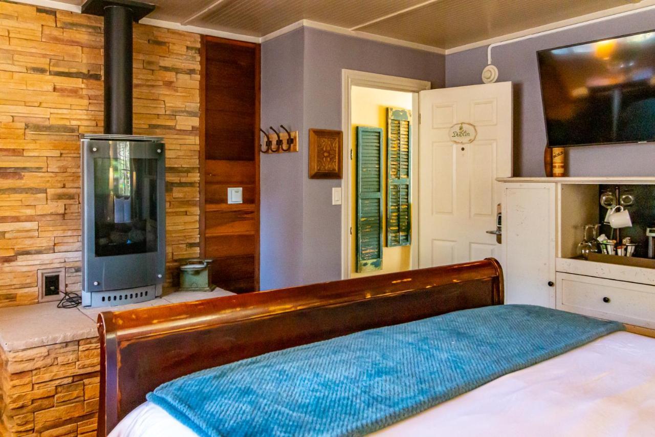 Standard King Room,1293110368:JPEG