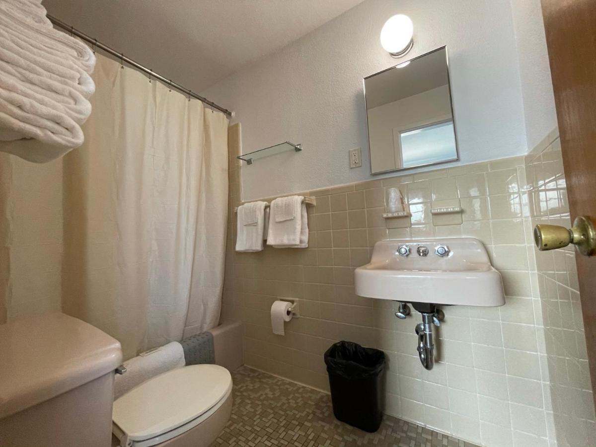 Queen Suite with Sea View