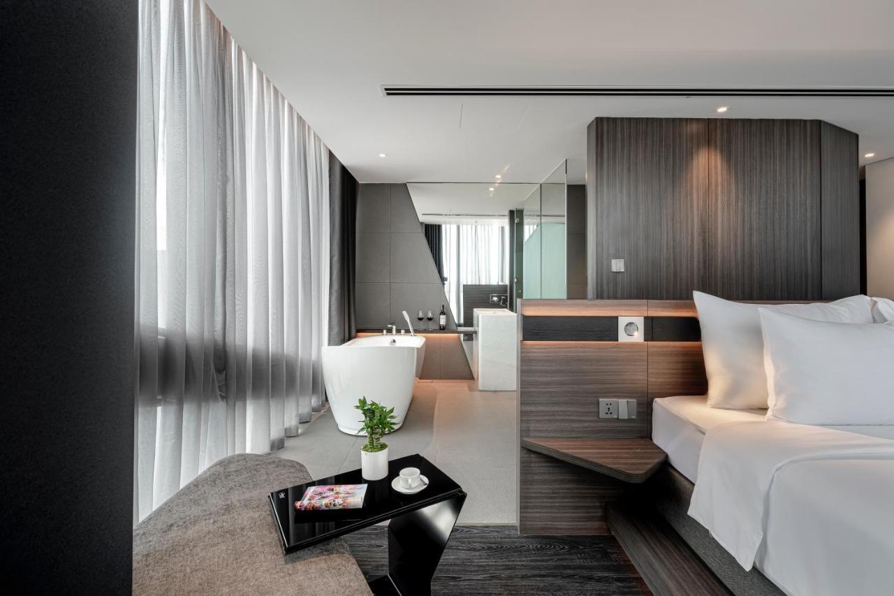 Suite with Balcony and Sea View