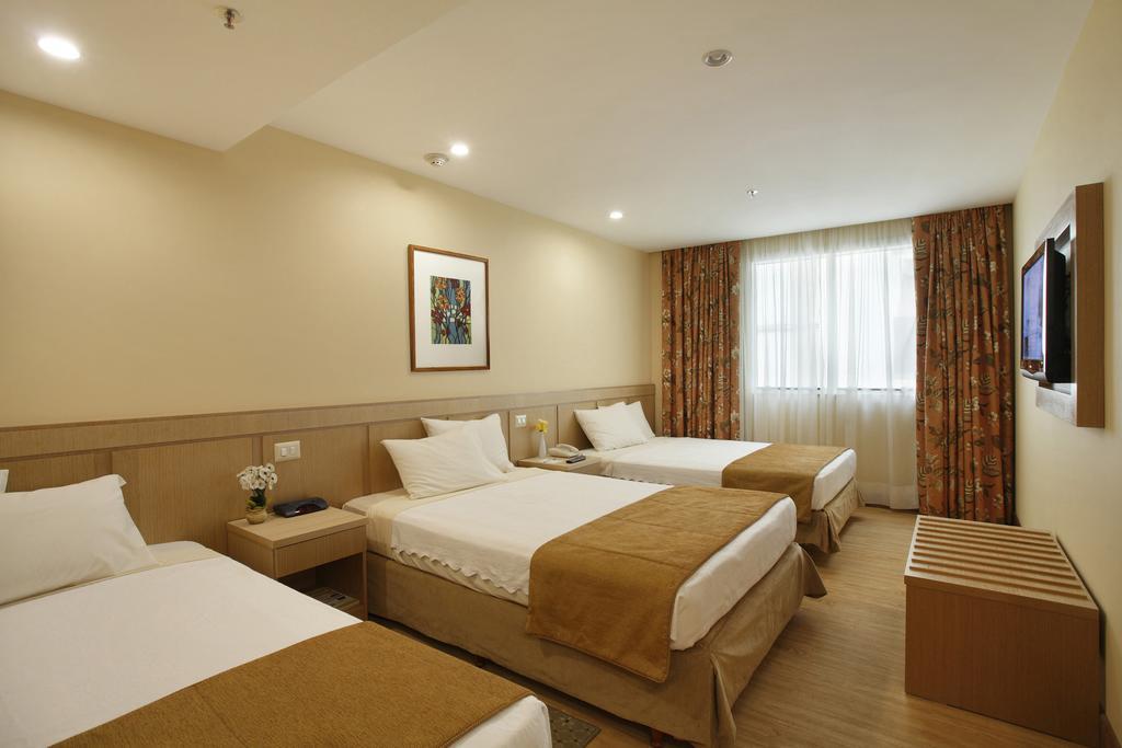 Family Suite (4 Adults + 2 Children)