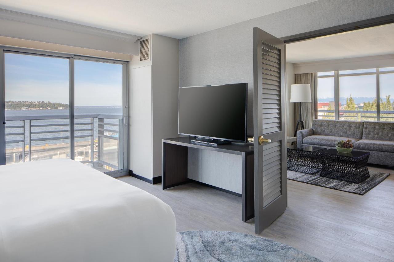 1 Bedroom Junior Suite, 1 King, Sofa bed, Water view,1381245527:JPEG