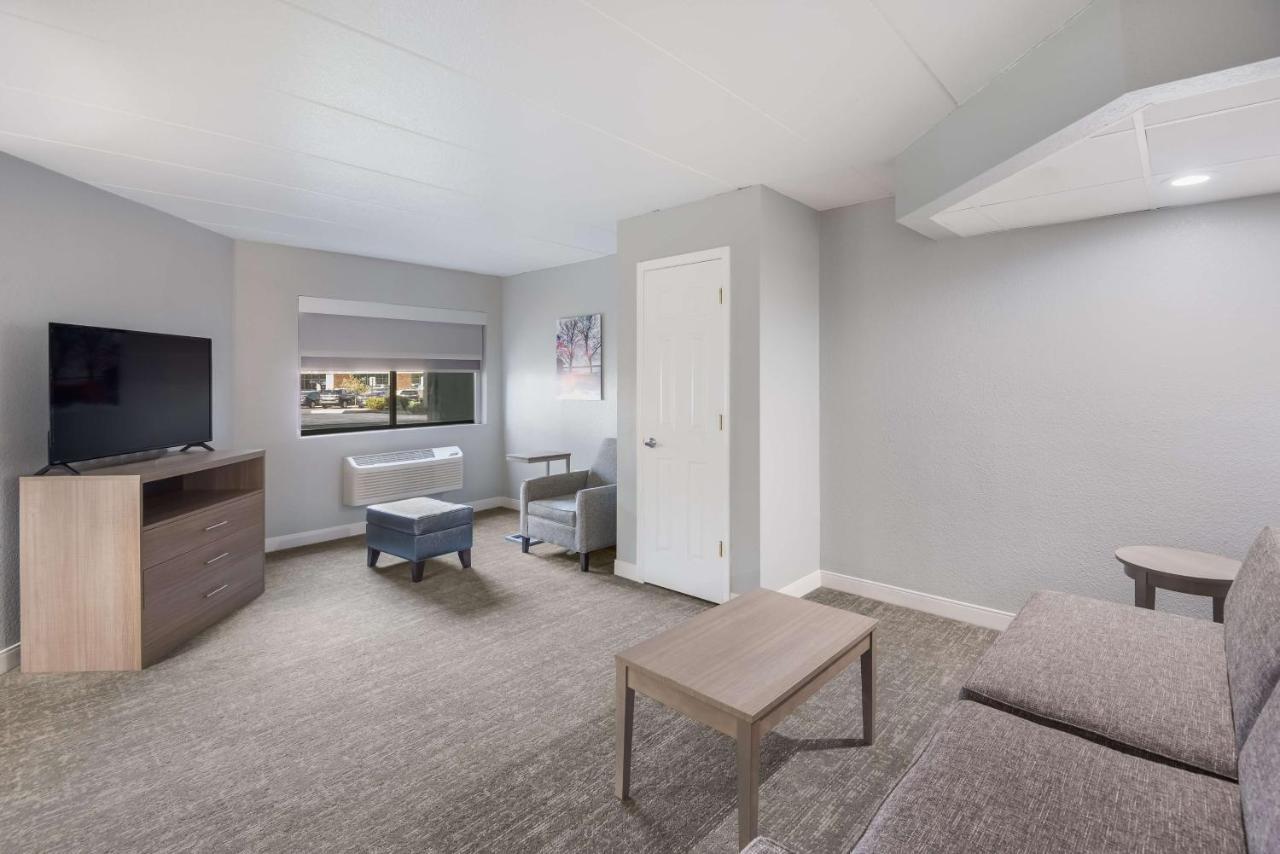 King Suite with Sofa Bed