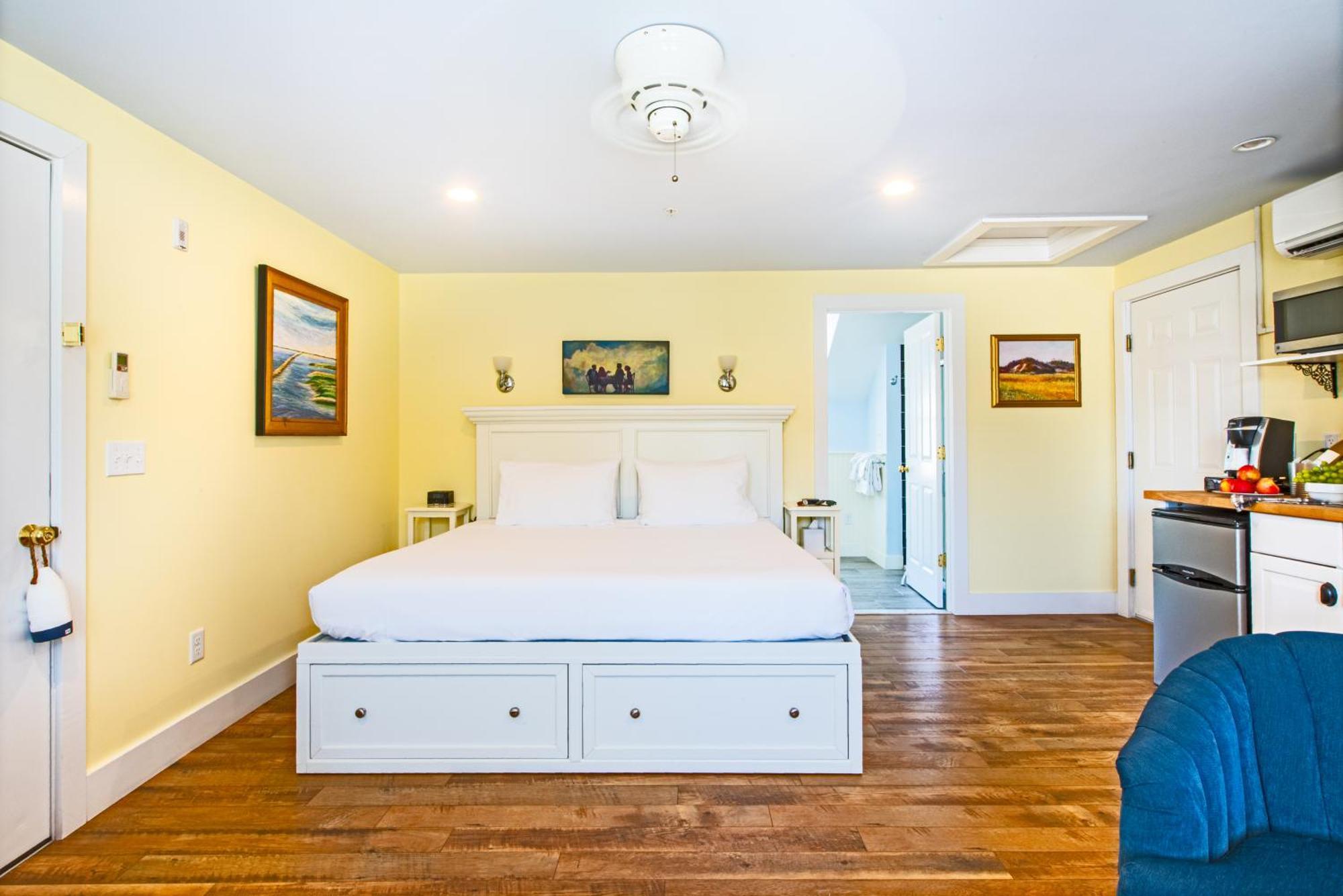 King Suite with Spa Bath