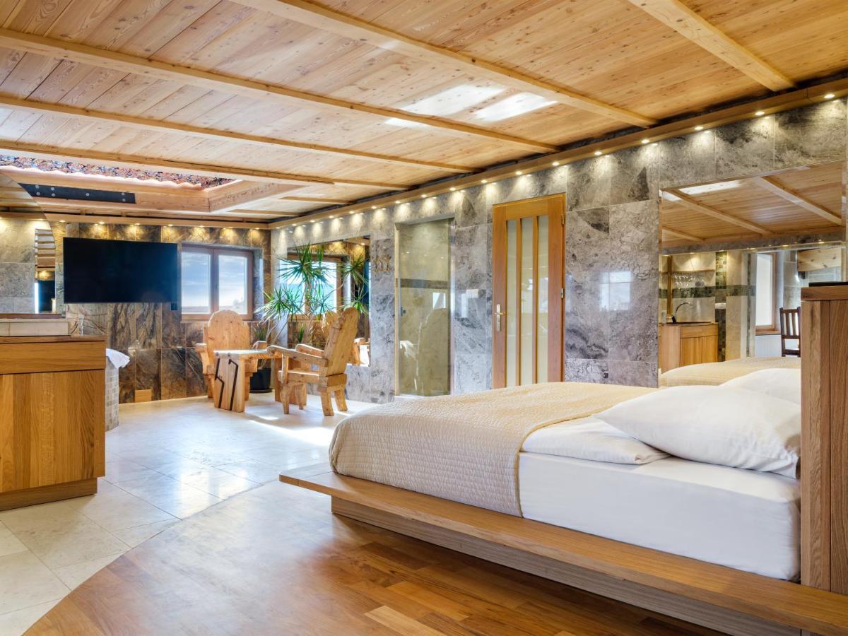 Superior King Suite