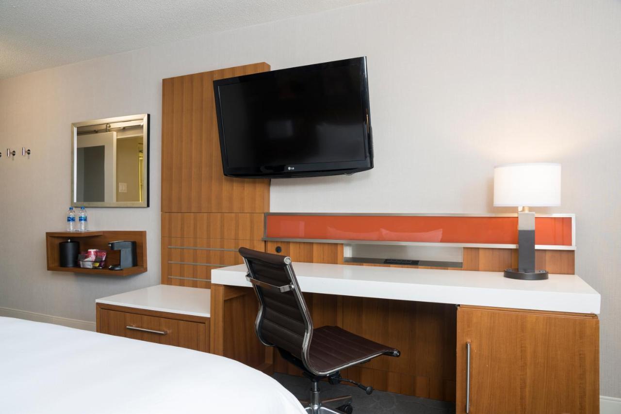 Family Suite with Pool View