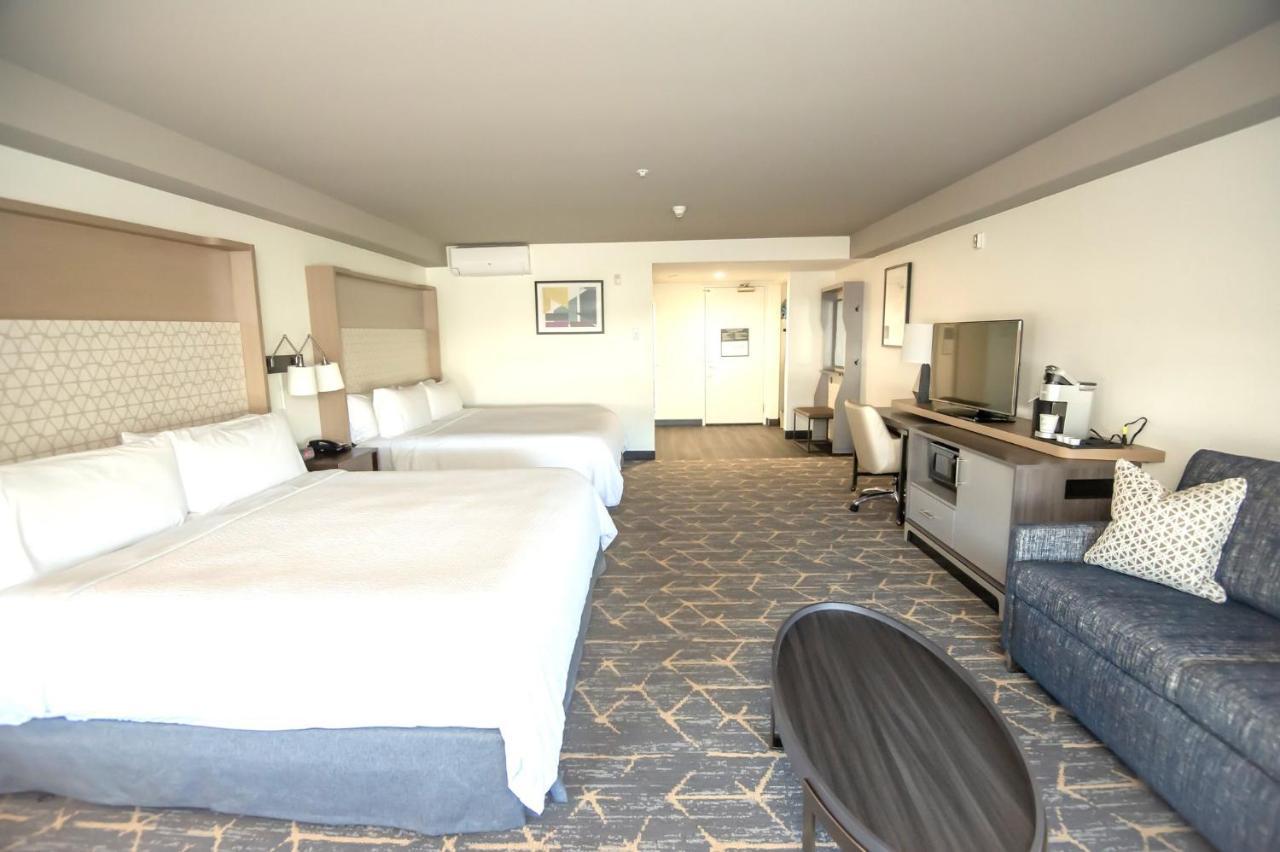 Deluxe Room with Two King Beds - Non-Smoking