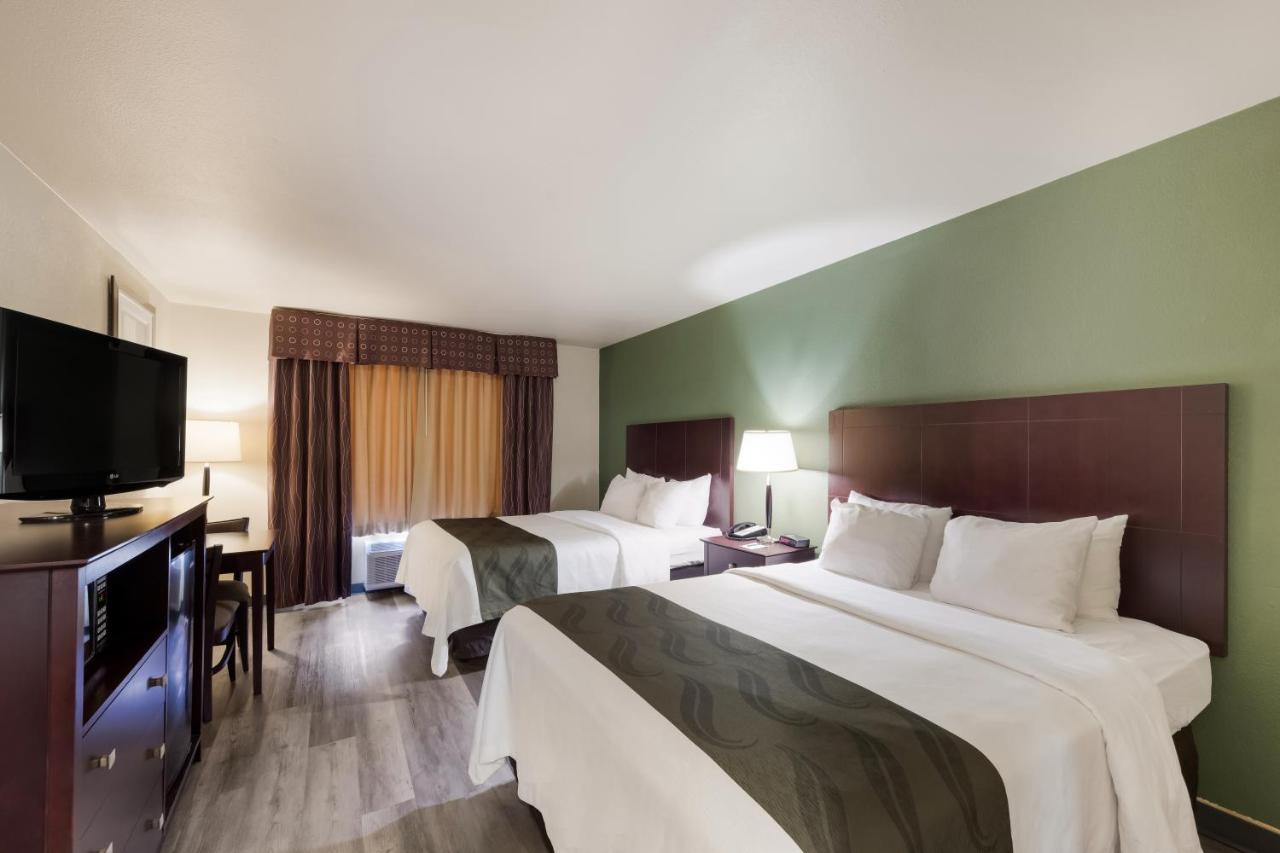 Queen Room with Two Queen Beds - Non-Smoking