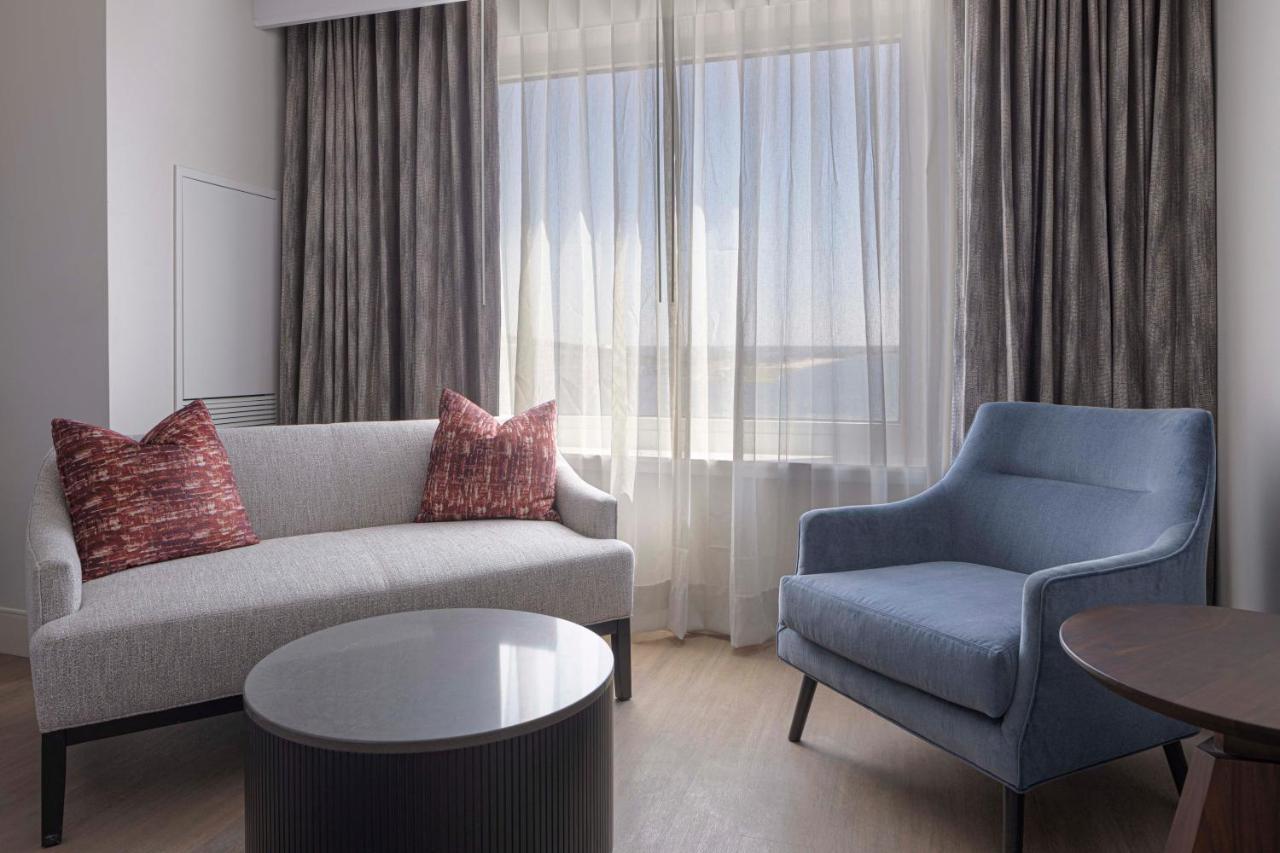 Premium Room, River View, 1 King, Non-Smoking