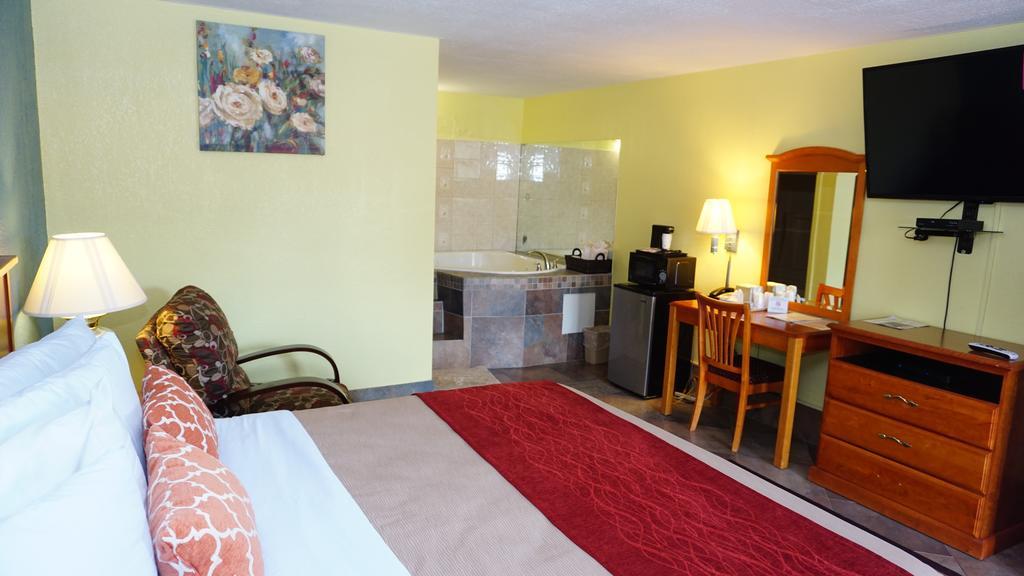 King Suite with Spa Bath - Non-Smoking,131242133:JPEG