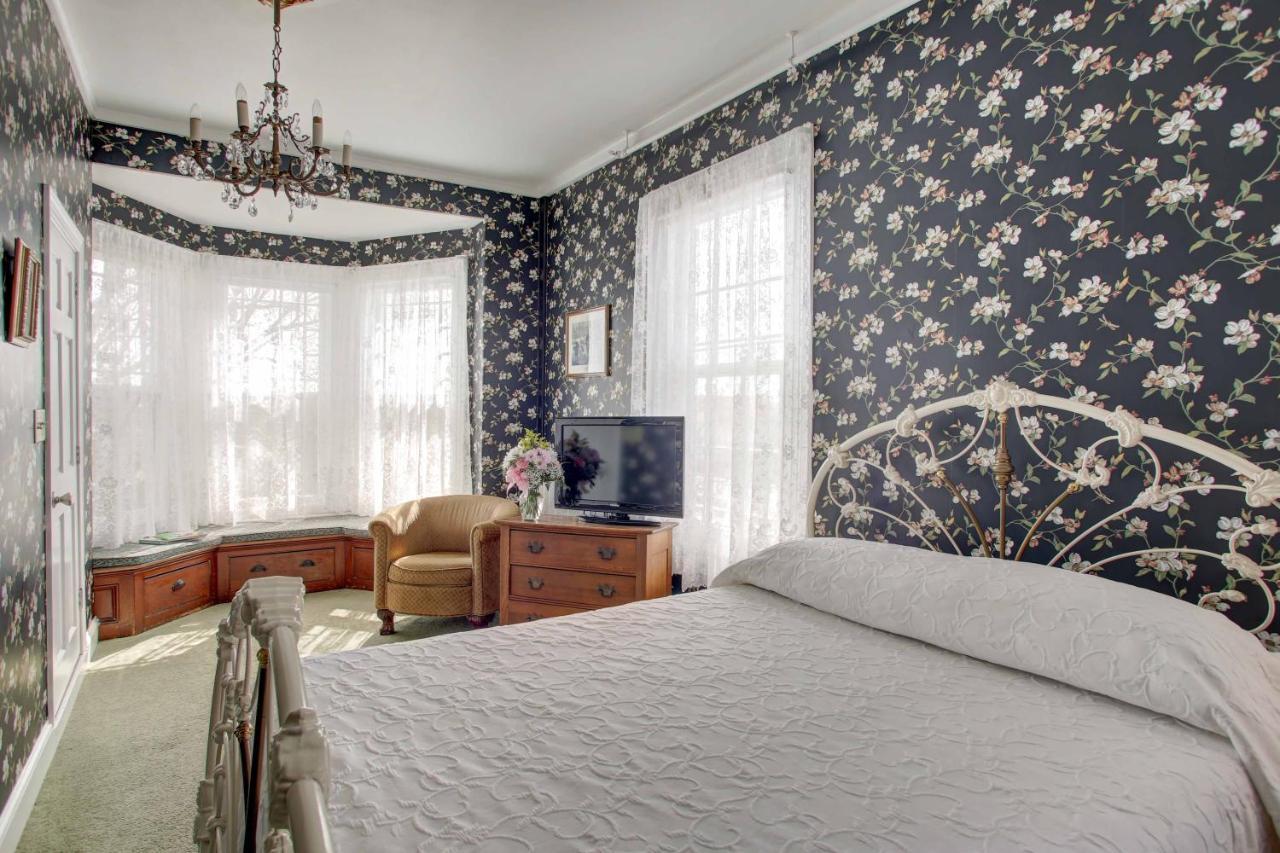 Queen Room,1317954163:JPEG