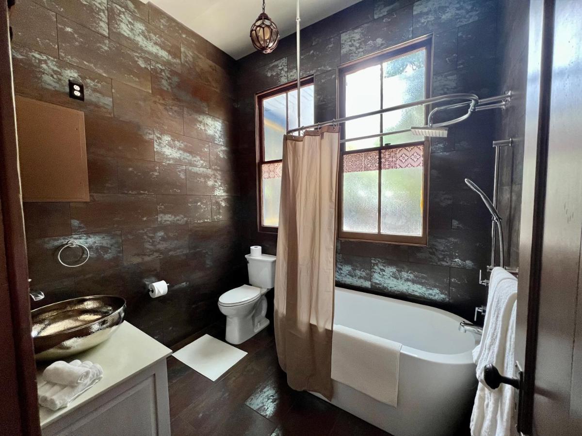 Deluxe Double Room with Bath